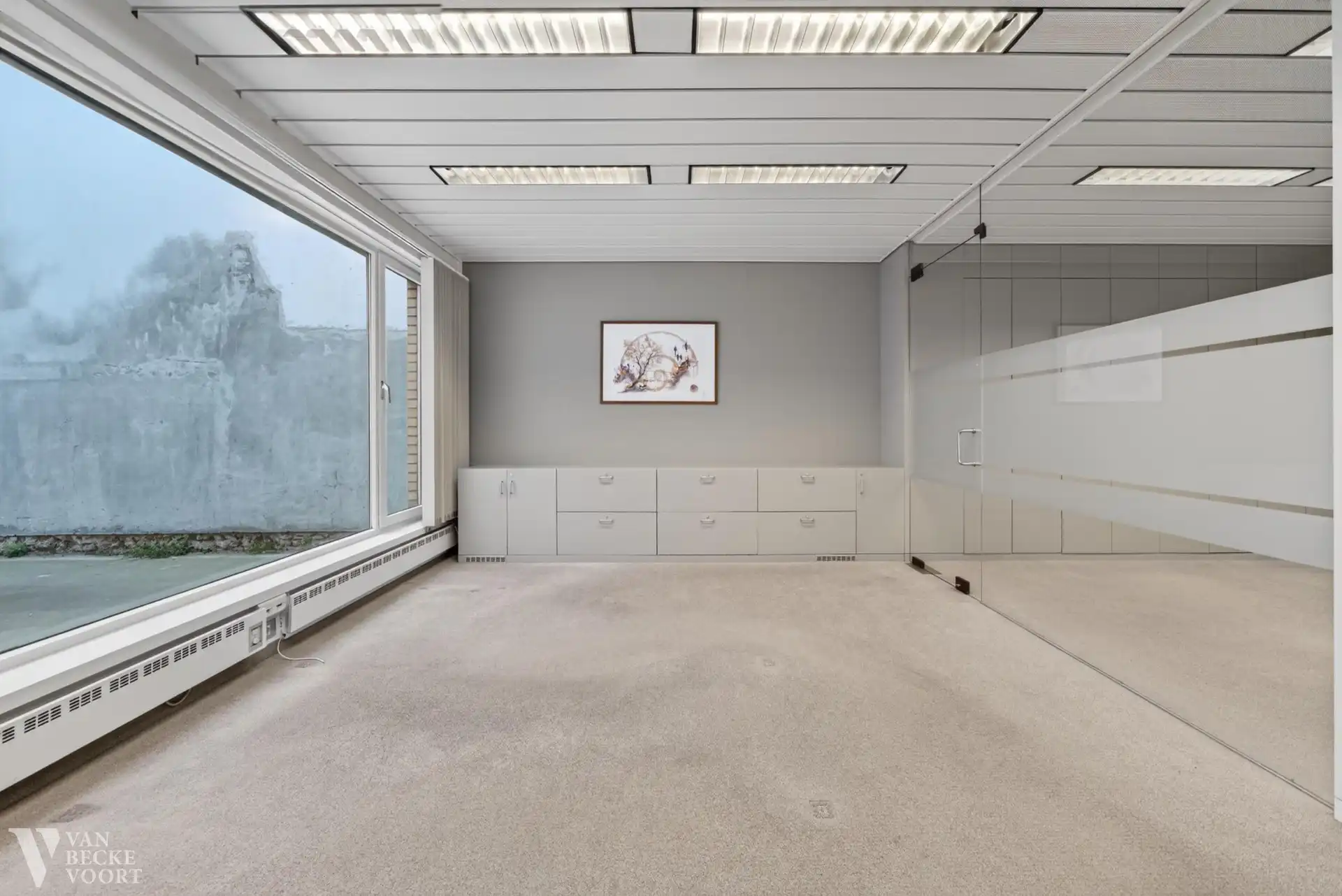 Handelsgelijkvloers 217m² + 6 autostandplaatsen foto 9
