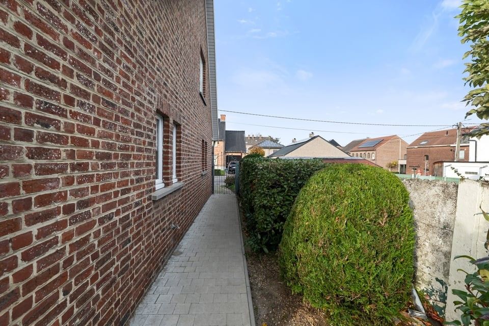 CHARMANTE OPEN BEBOUWING MET GARAGE IN OPLINTER foto 31