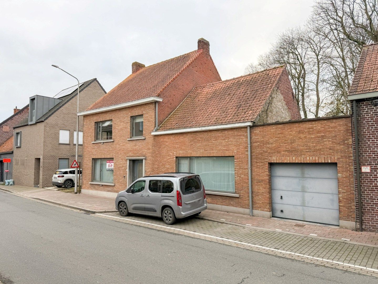 Ruime instapklare woning met tuin, 3 slpk, grote garage/berging (100 m²) te Handzame foto 2