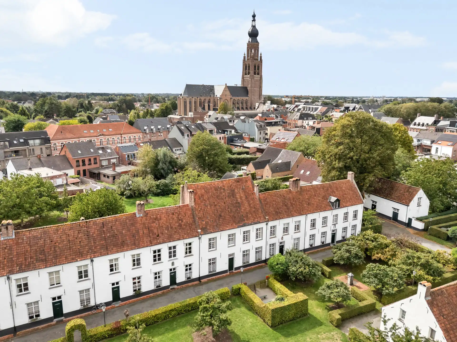 Historische herenhuis in het Begijnhof van Hoogstraten foto 56