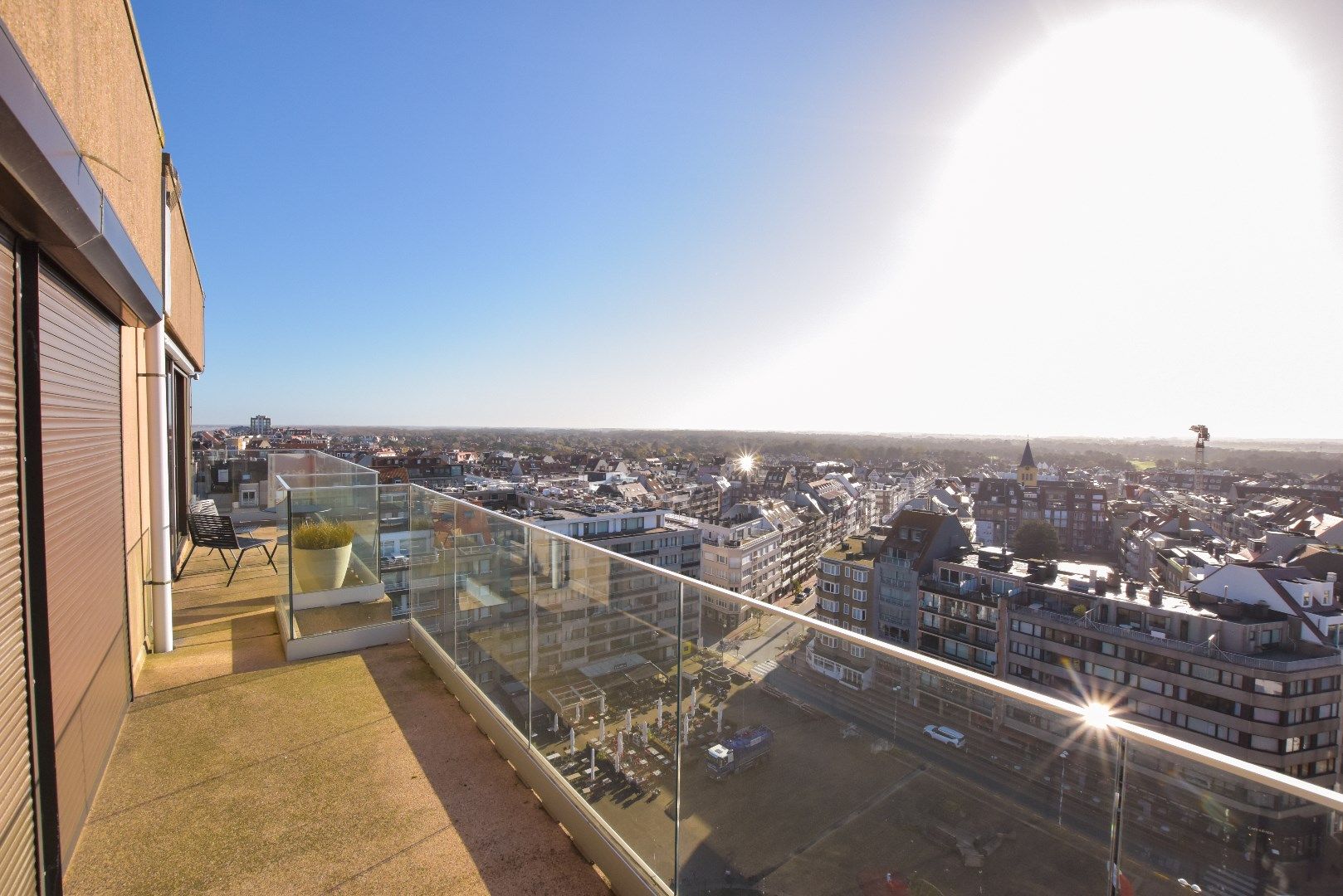 Uitzonderlijke penthouse gelegen op de Zeedijk aan het Van Bunnenplein met panoramische zichten. foto 16