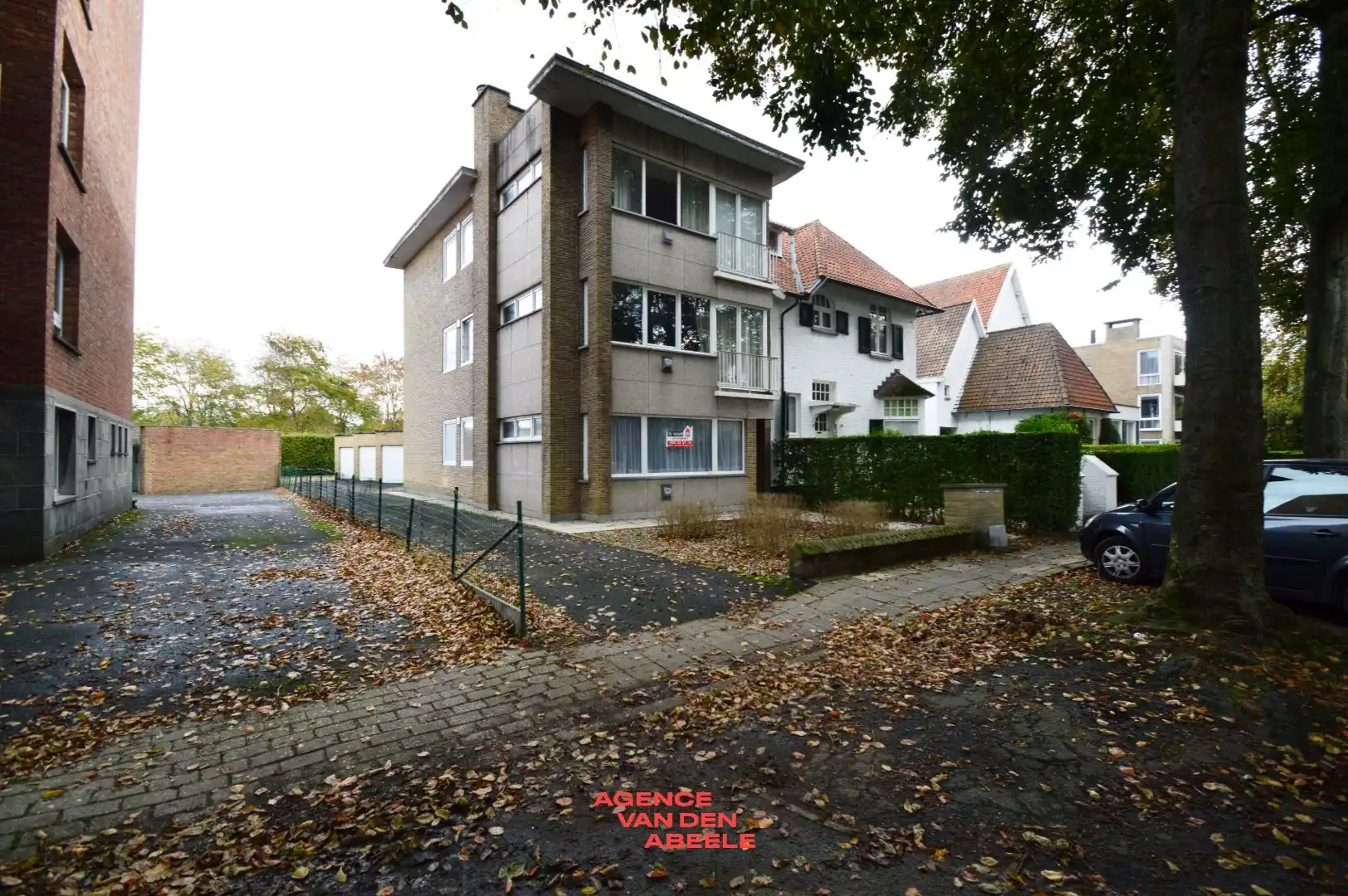 Gesloten garagebox te Sint-Andries foto 4