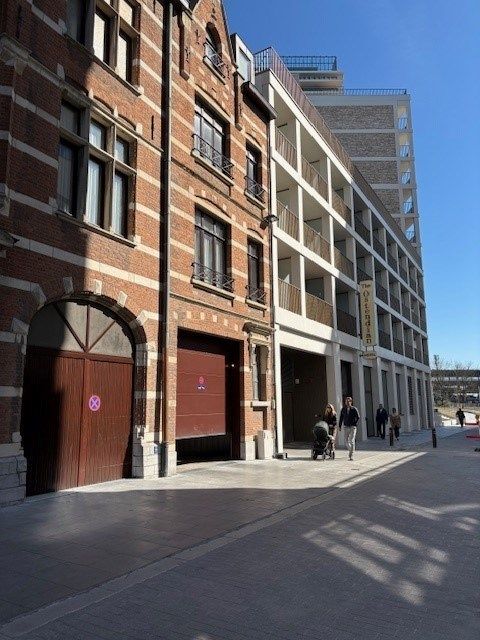 Afgesloten garagebox in de Marina Mercator foto {{pictureIndex}}