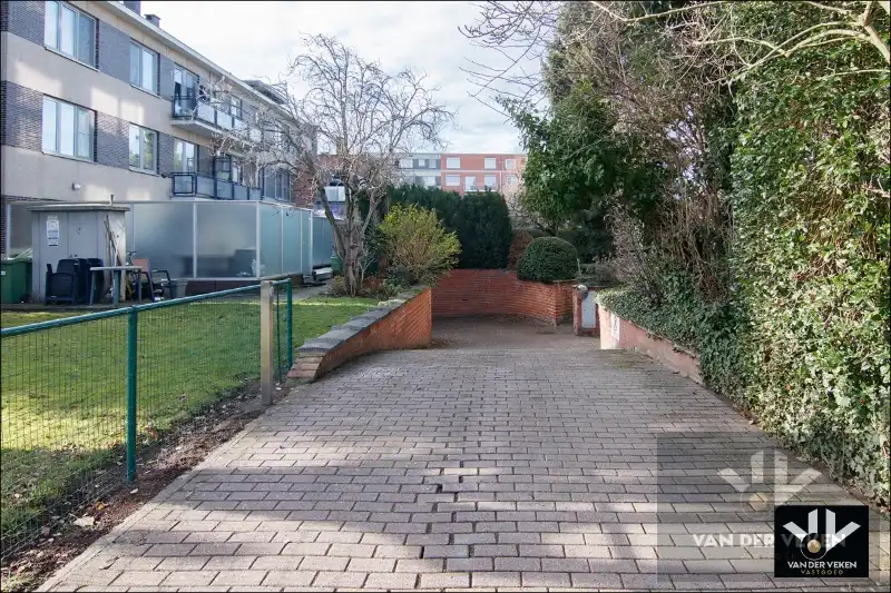 Lichtrijk en instapklaar hoekappartement met 3 slpks en ondergrondse garagebox op een TOP locatie foto 10