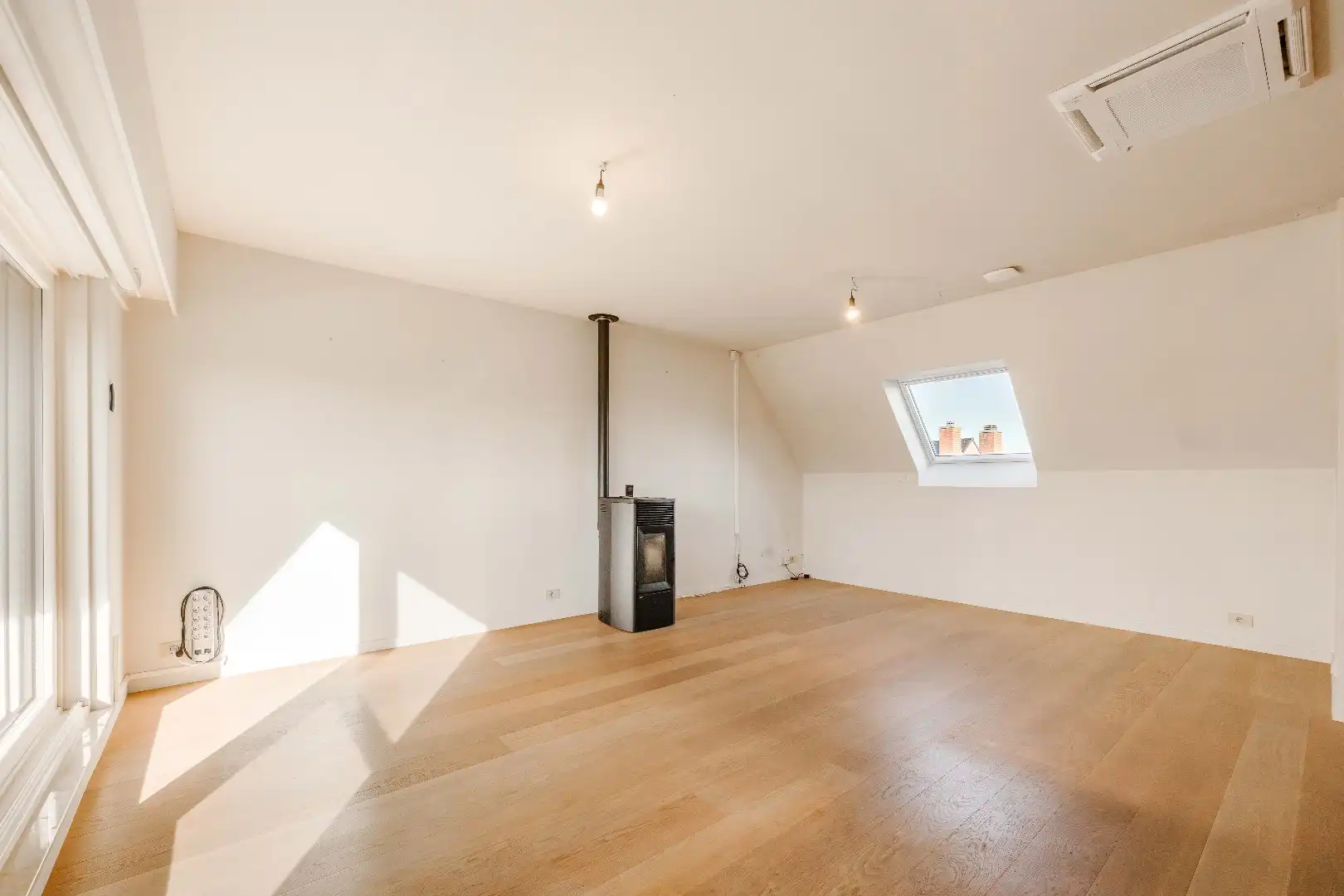 INSTAPKLAAR PENTHOUSE (114 m²) MET 2 SLKS IN HARTJE AALTER foto 2