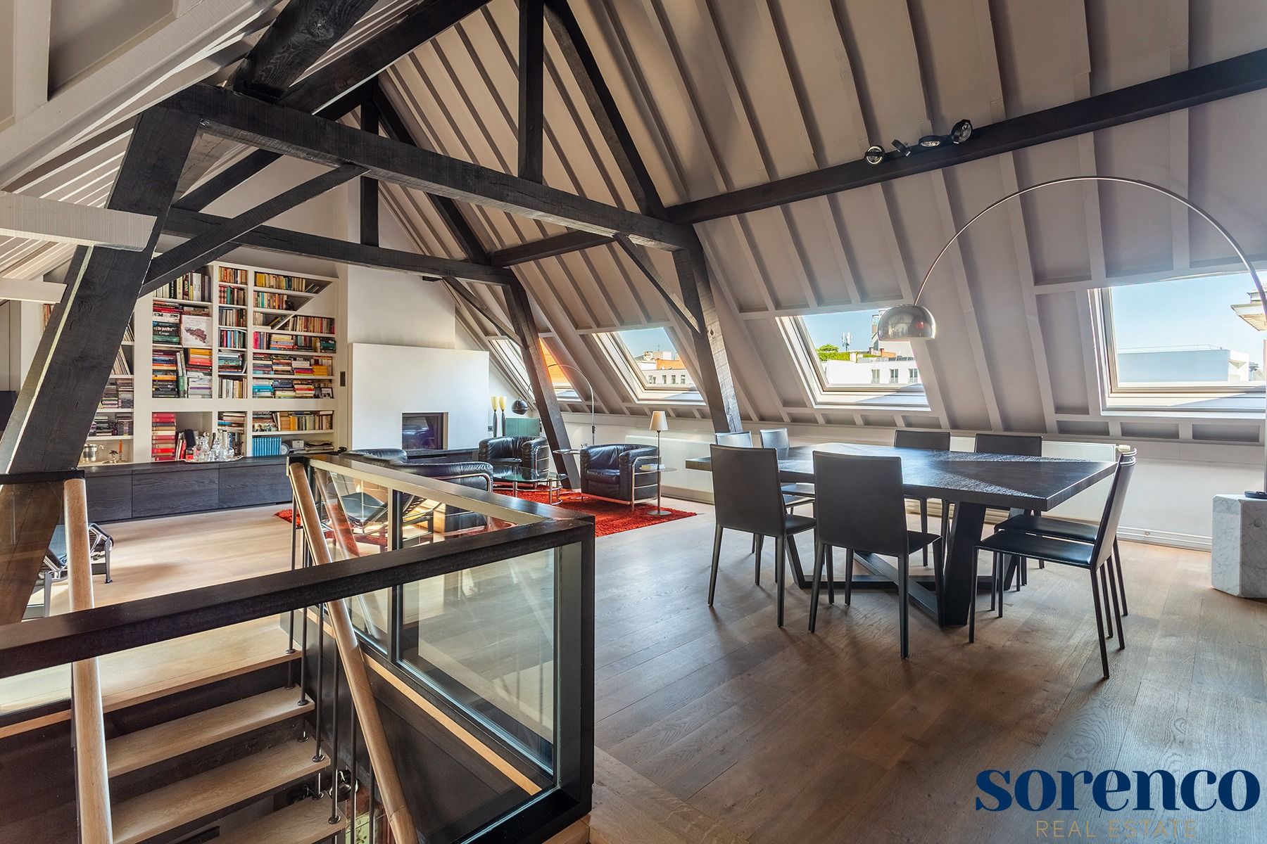 Sales en Rentback - ruime duplex + P te centrum Antwerpen foto 12