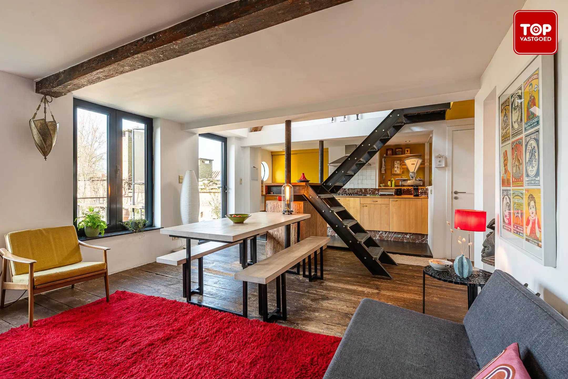 Authentieke en ruime woning met 3 slaapkamers, groot atelier en zonnige tuin foto 9