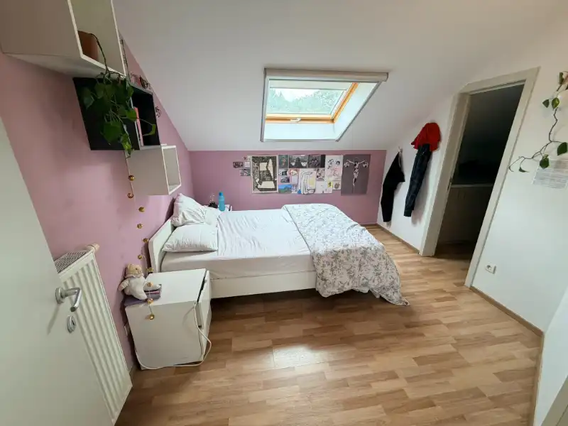 --- NIEUW --- Prachtig gelegen 1-slaapkamerappartement met autostaanplaats, terras én tuin! foto 4