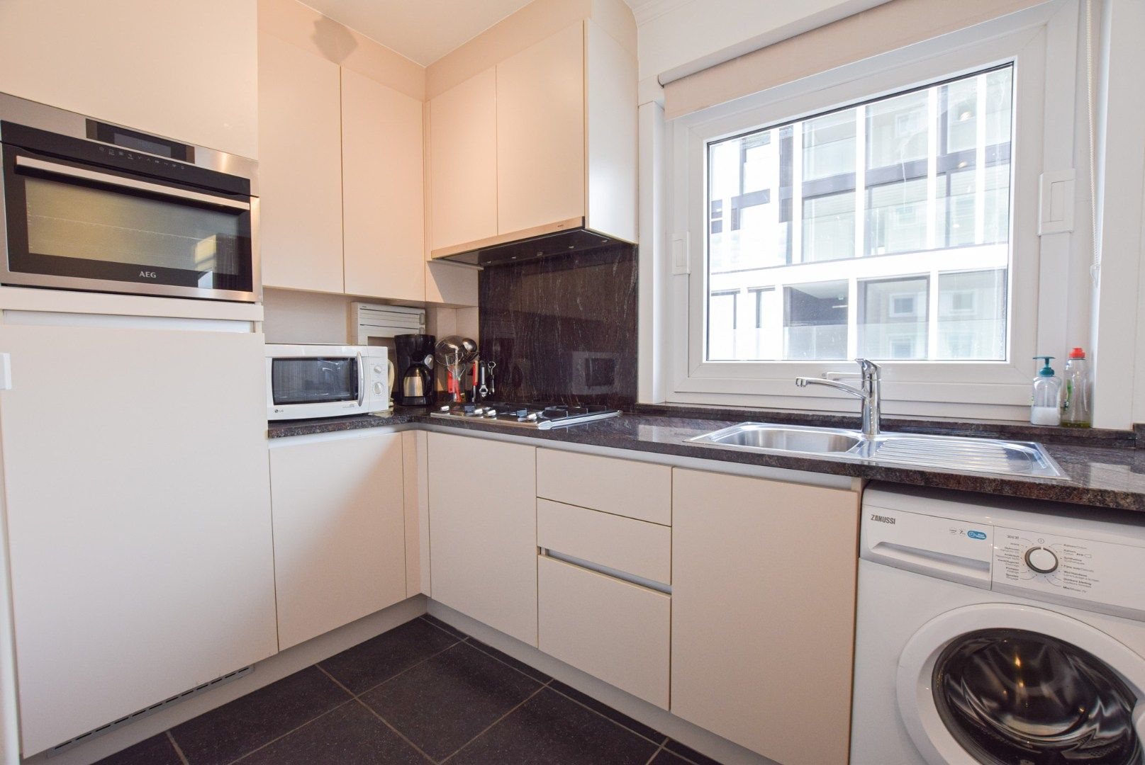 Gerenoveerd en gemeubeld appartement met zeezicht in Nieuwpoort Bad – ideaal als tweede verblijf én investering foto 9