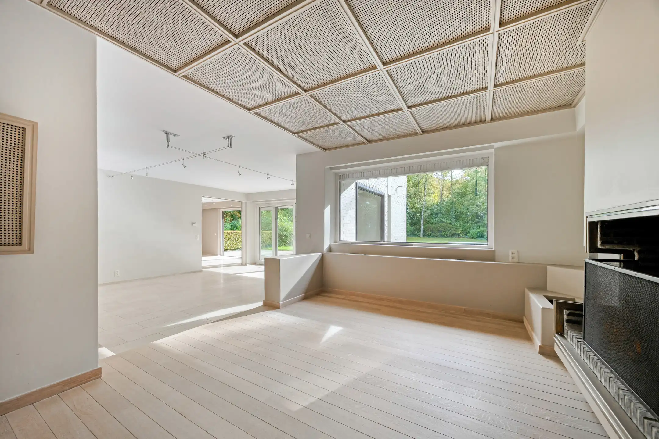 Seventiesvilla met zwembad en wellnessruimte in het groen  foto 10