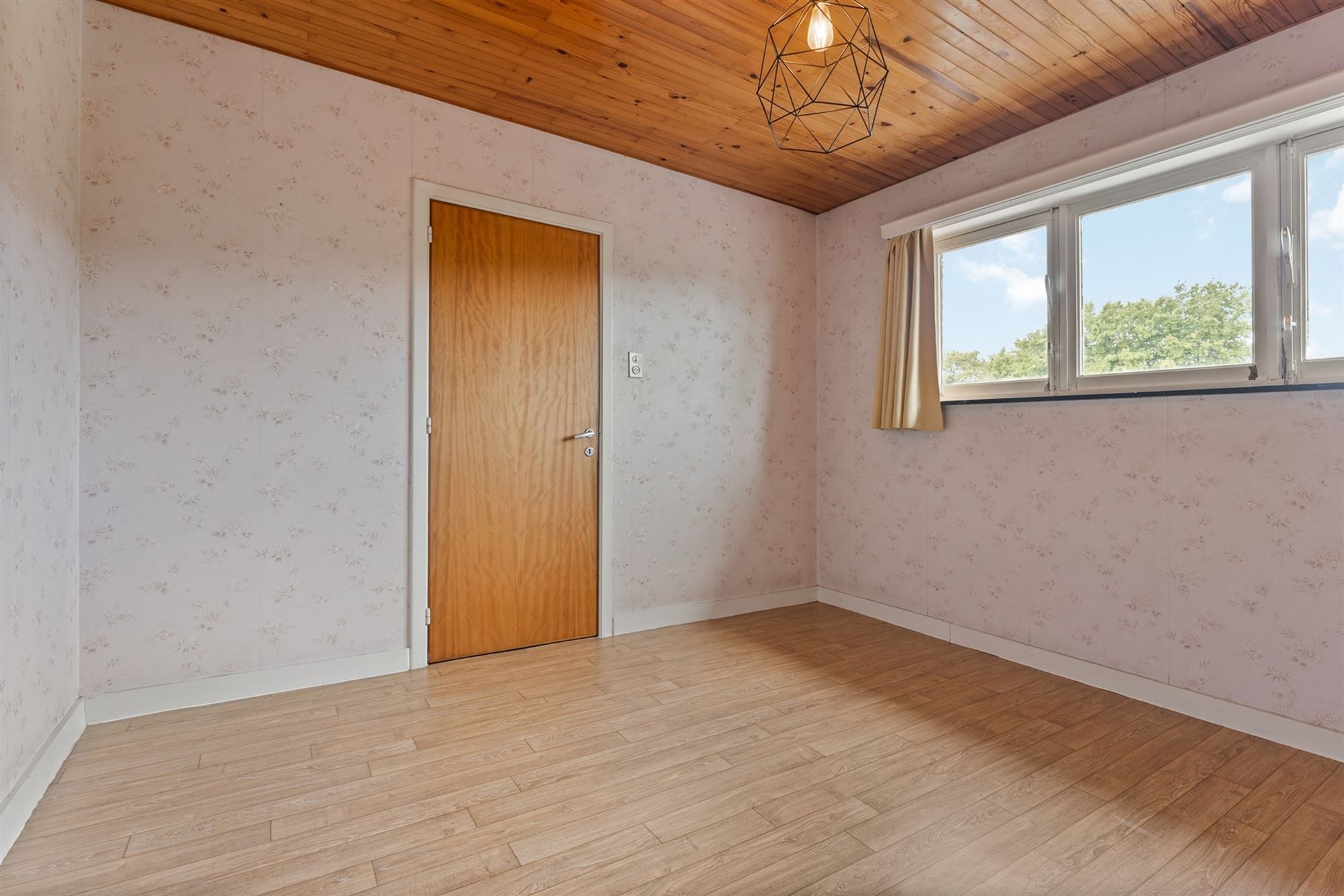 WONING VAN 200M² EN GROTE TUIN VAN 20A92CA TE KERMT foto 12