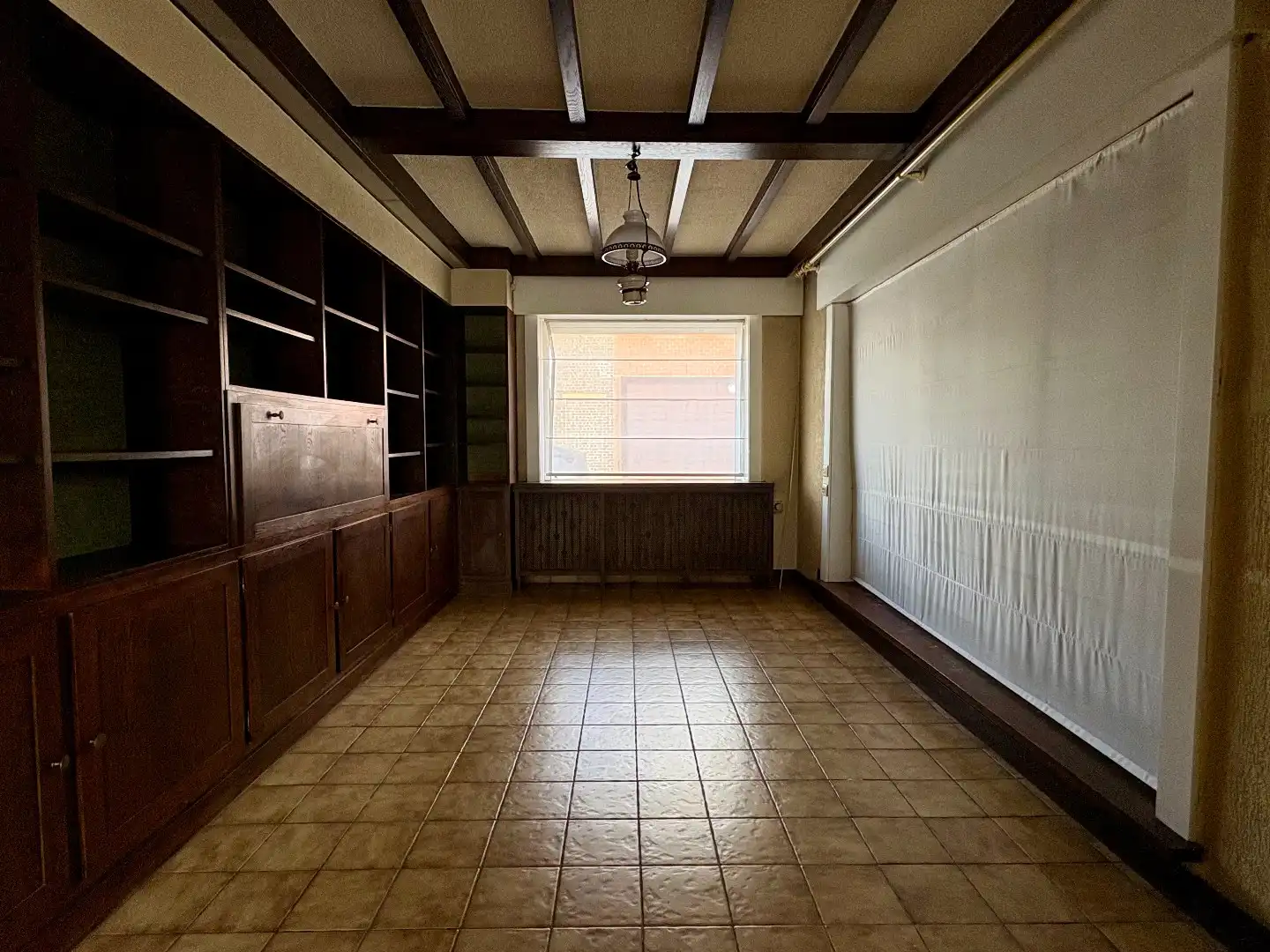 Te renoveren woning met 233m², garage, tuin en vele slaapkamers. foto 7