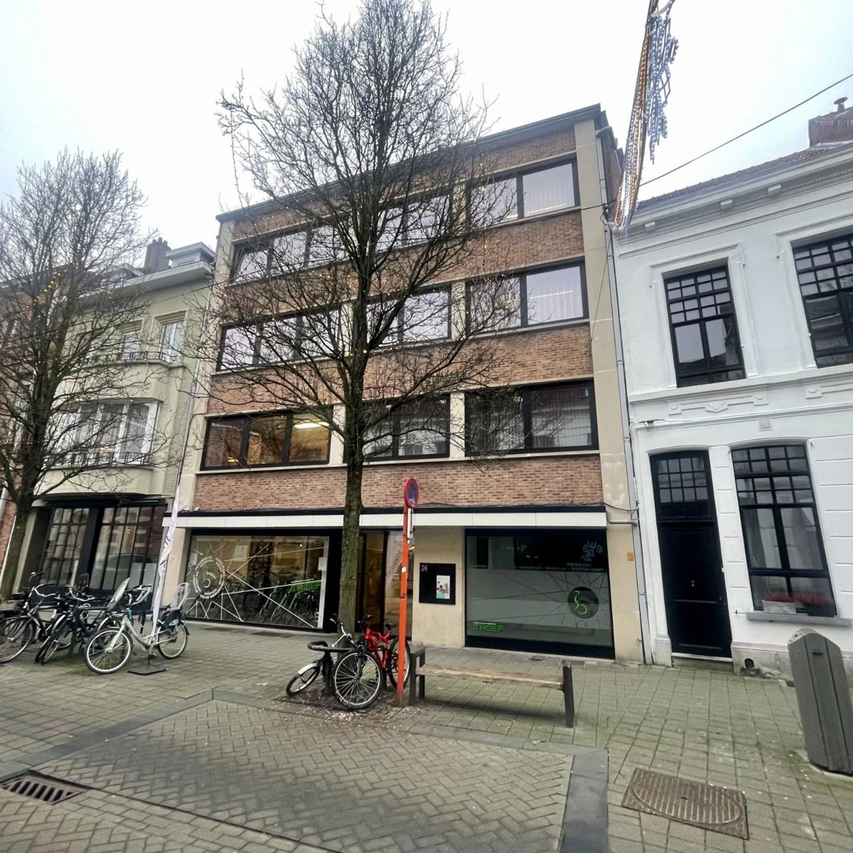 Luxe appartement (206m2) met 4 slaapkamers foto 32