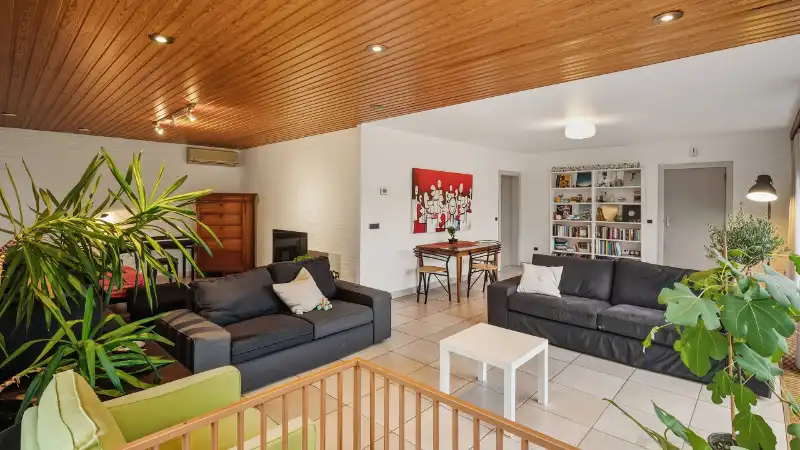 Villa van 285m² op 10a16ca met 5 slaapkamers foto 11