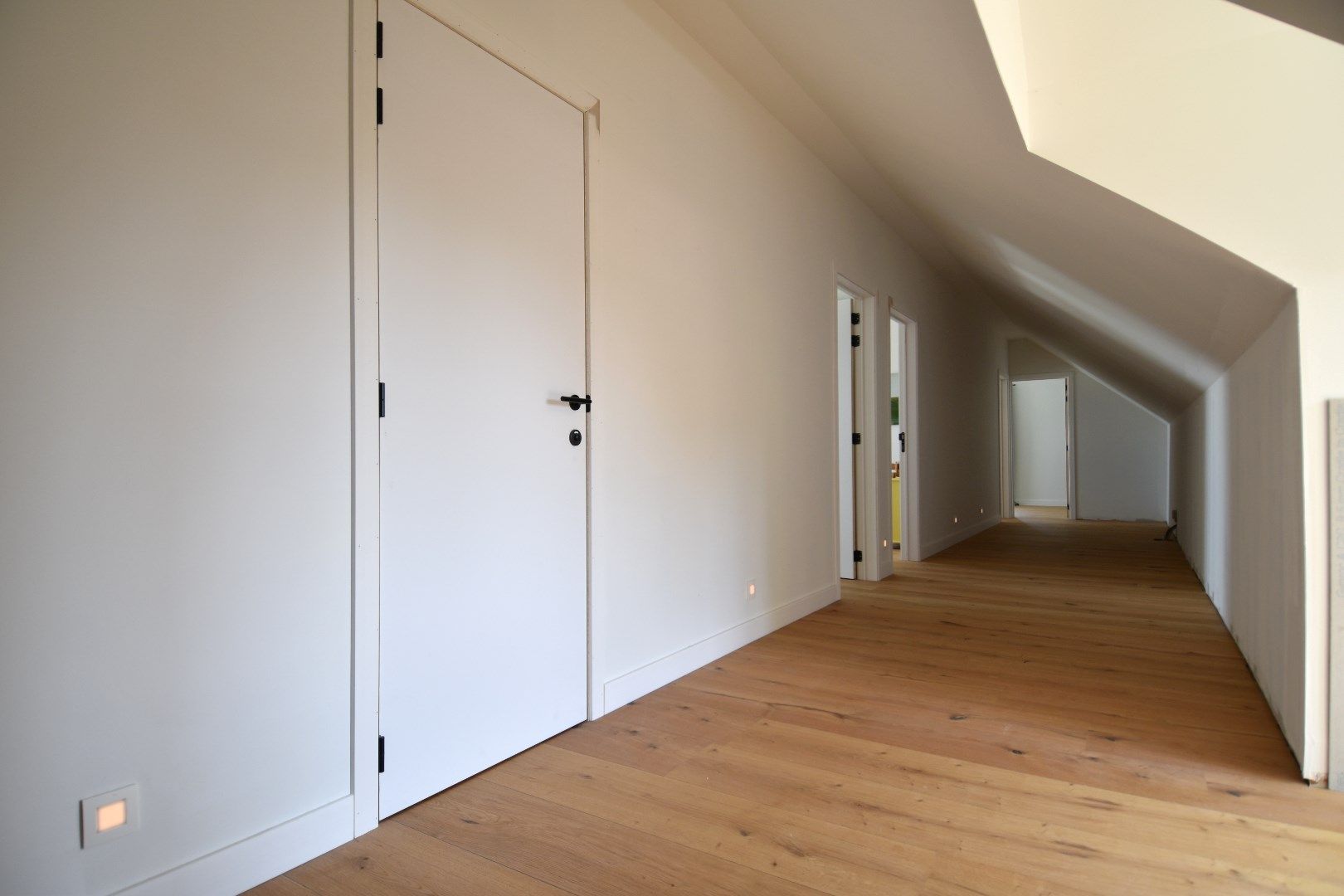 Uitzonderlijk vastgoed met vergezicht, 4 slaapkamers, dubbele garage op een perceel van 2100 m² foto 17