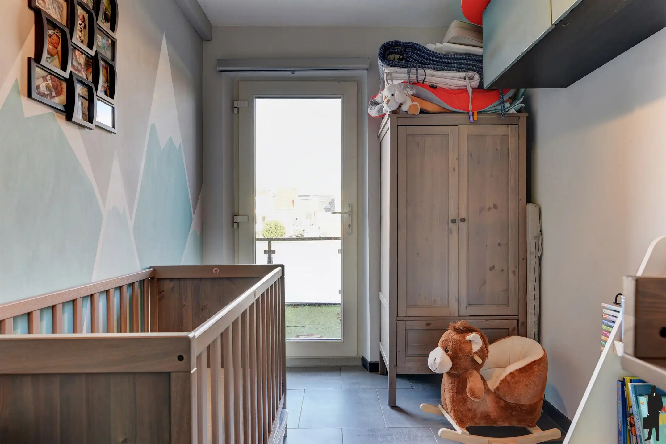 Ruim, lichtrijk appartement met 2 slpk., terras en garage foto 7