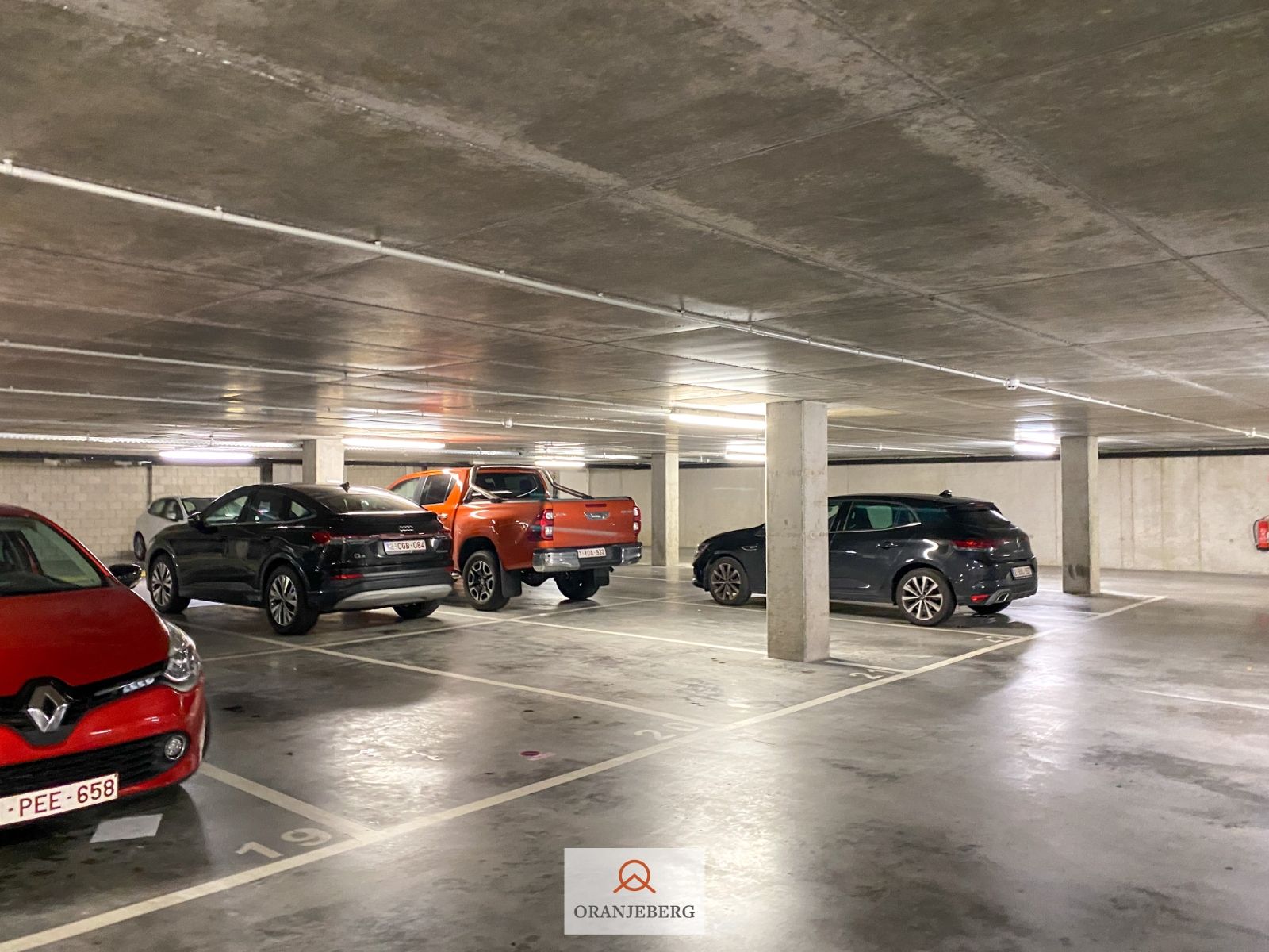 Autostaanplaats te huur in afgesloten parkeergarage nabij Gent centrum foto 4