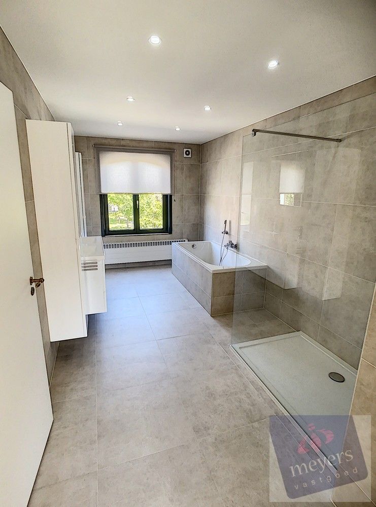 Te huur in Hasselt – Gezinswoning met tuin & garage in rustige woonwijk foto 14