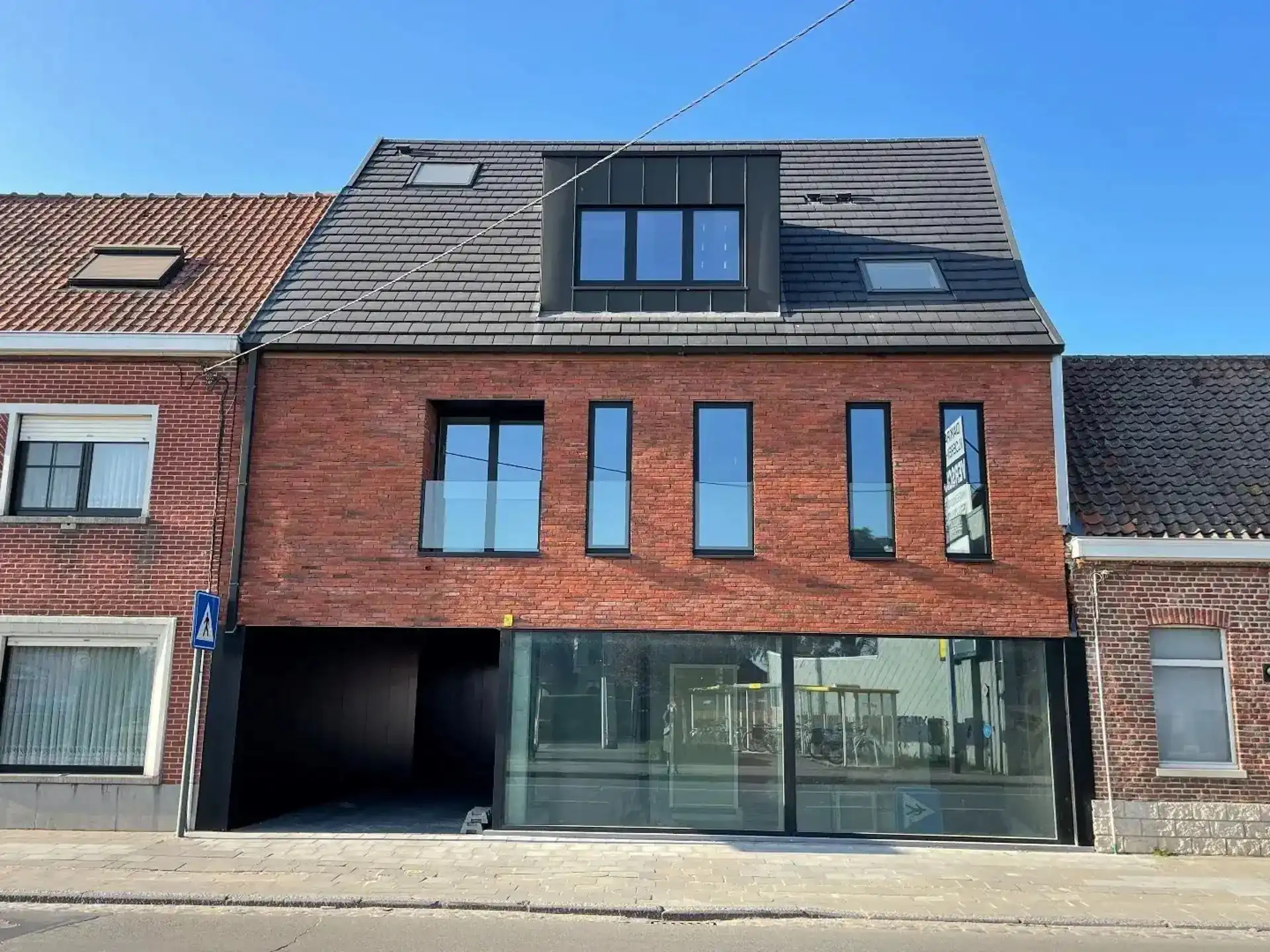Leuk recente penthouse met terras en 2 SLK! foto 14
