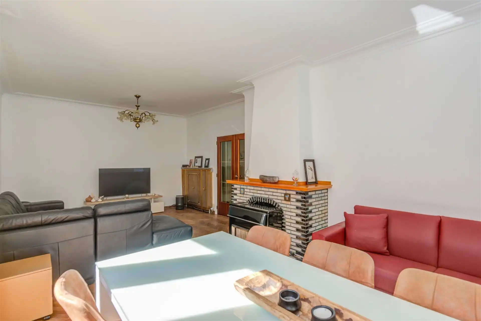 Ruim gelijkvloers appartement met groot terras foto 6