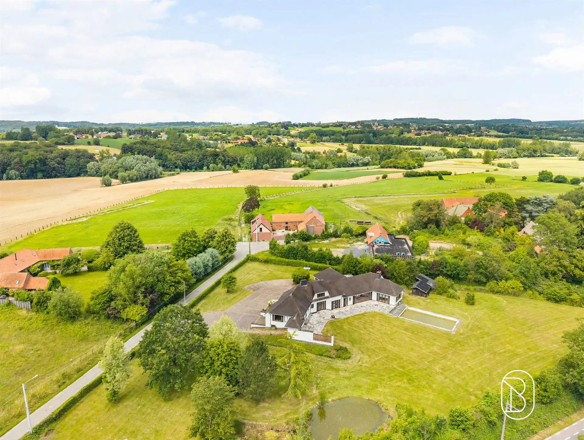 Statige villa met zwembad en uniek uitzicht op 6.401m² foto 11