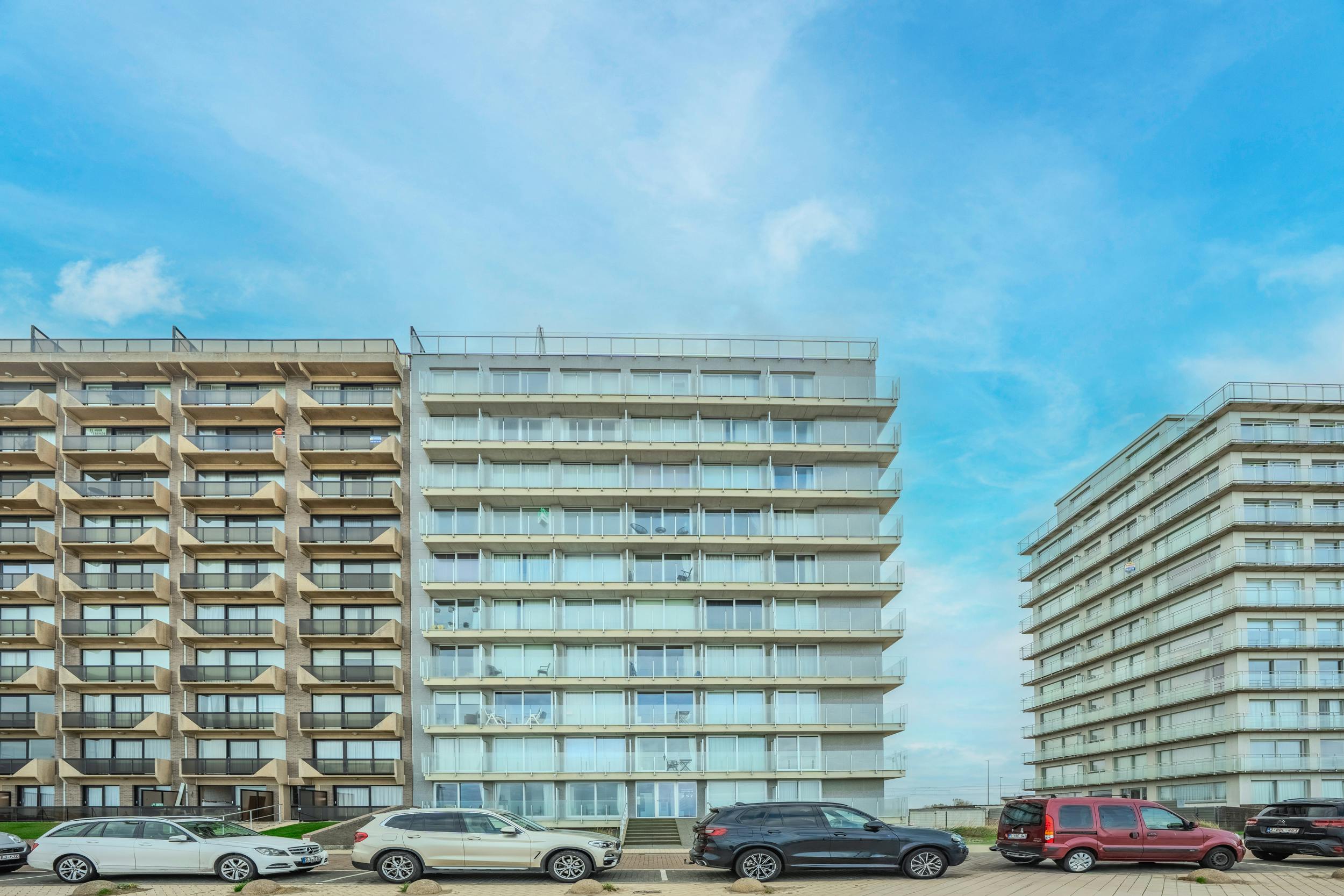 Instapklaar hoekappartement met frontaal zeezicht te koop! foto 13