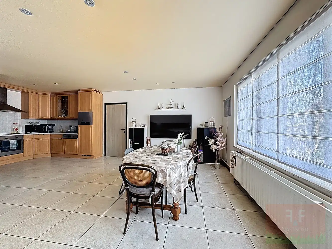 Instapklaar appartement met 2 kamers en terras te Sint-Lievens-Houtem foto 5