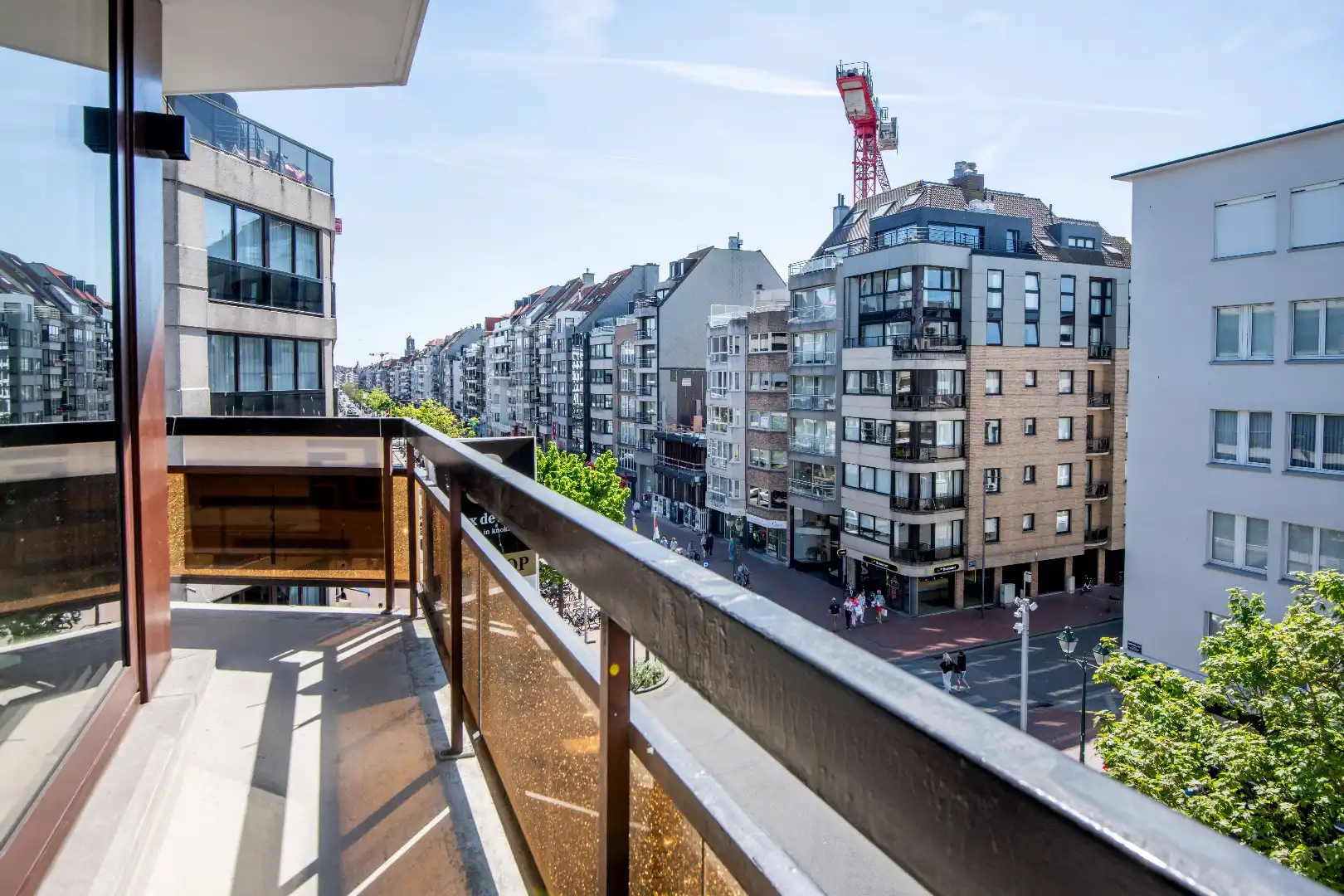 Lichtrijk hoekappartement gelegen op de Lippenslaan/Zoutelaan met 3 slaapkamers foto 12