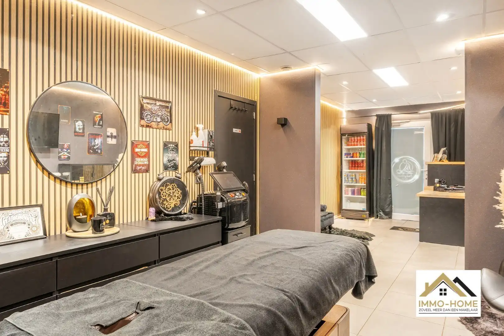 Ruime vrijstaande woning met ruime winkelruimte voor tal van mogelijkheden!  foto 2