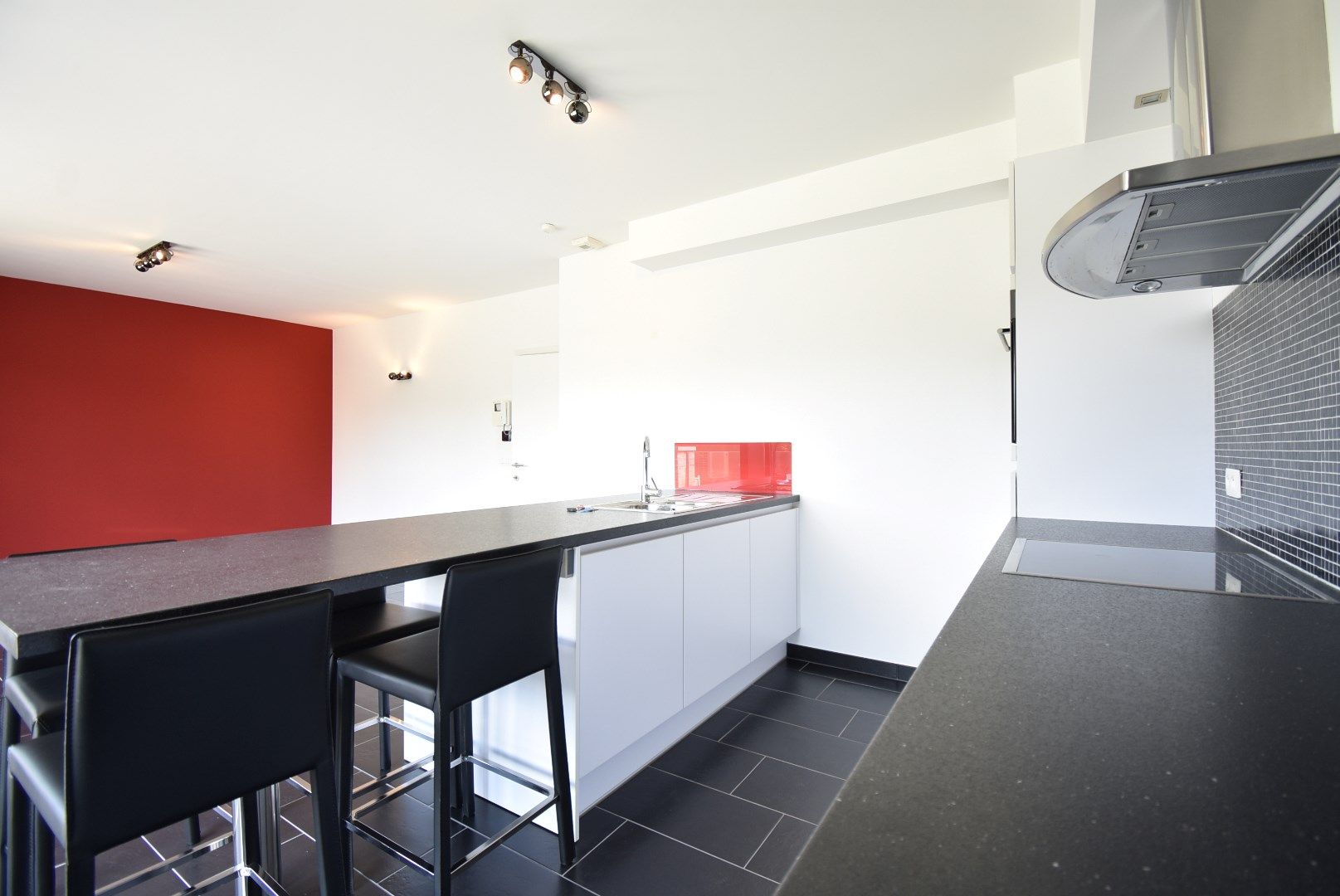 Knap afgewerkt appartement op de eerste verdieping in rustige woonwijk foto 8