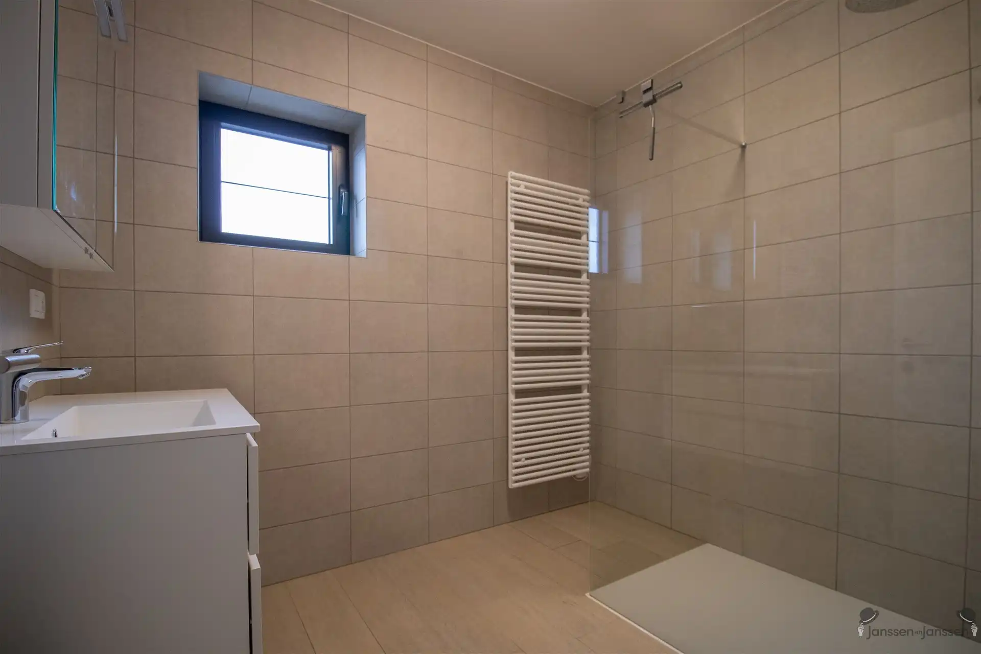 Appartement van 123 m² met 2 slaapkamers, 2 staanplaatsen en ruim terras van 38 m² foto 6