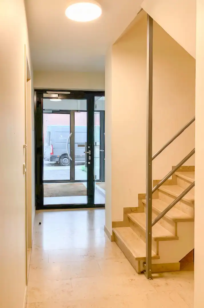 Gezellig, mooi afgewerkt en gunstig gelegen appartement te Aalst foto 2