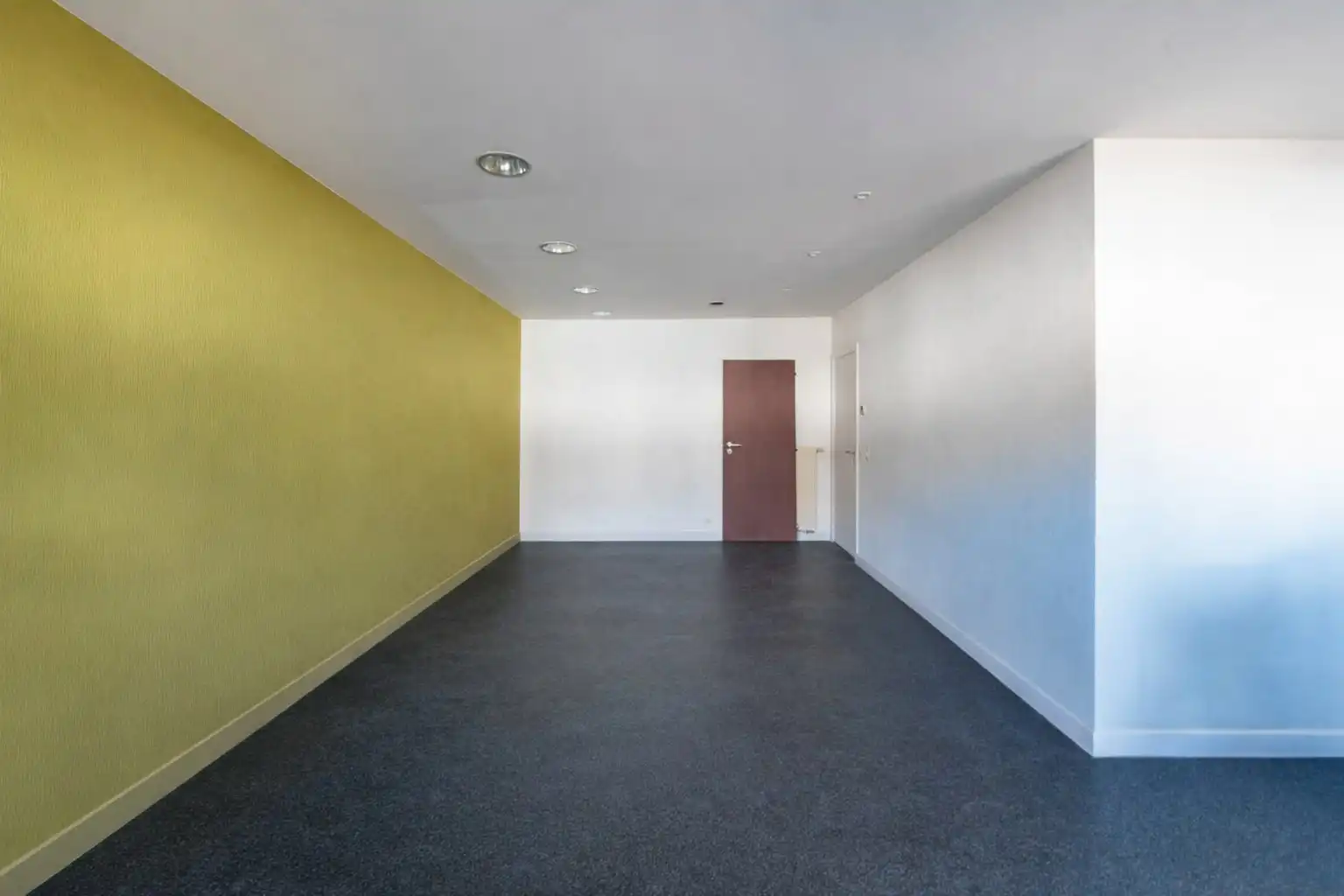 Commercieel Gelijkvloers met Sterke Visibiliteit te Kontich  foto 6