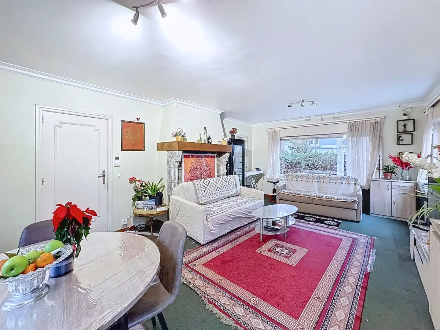 Statige villa met 4 slaapkamers en bureau foto 7