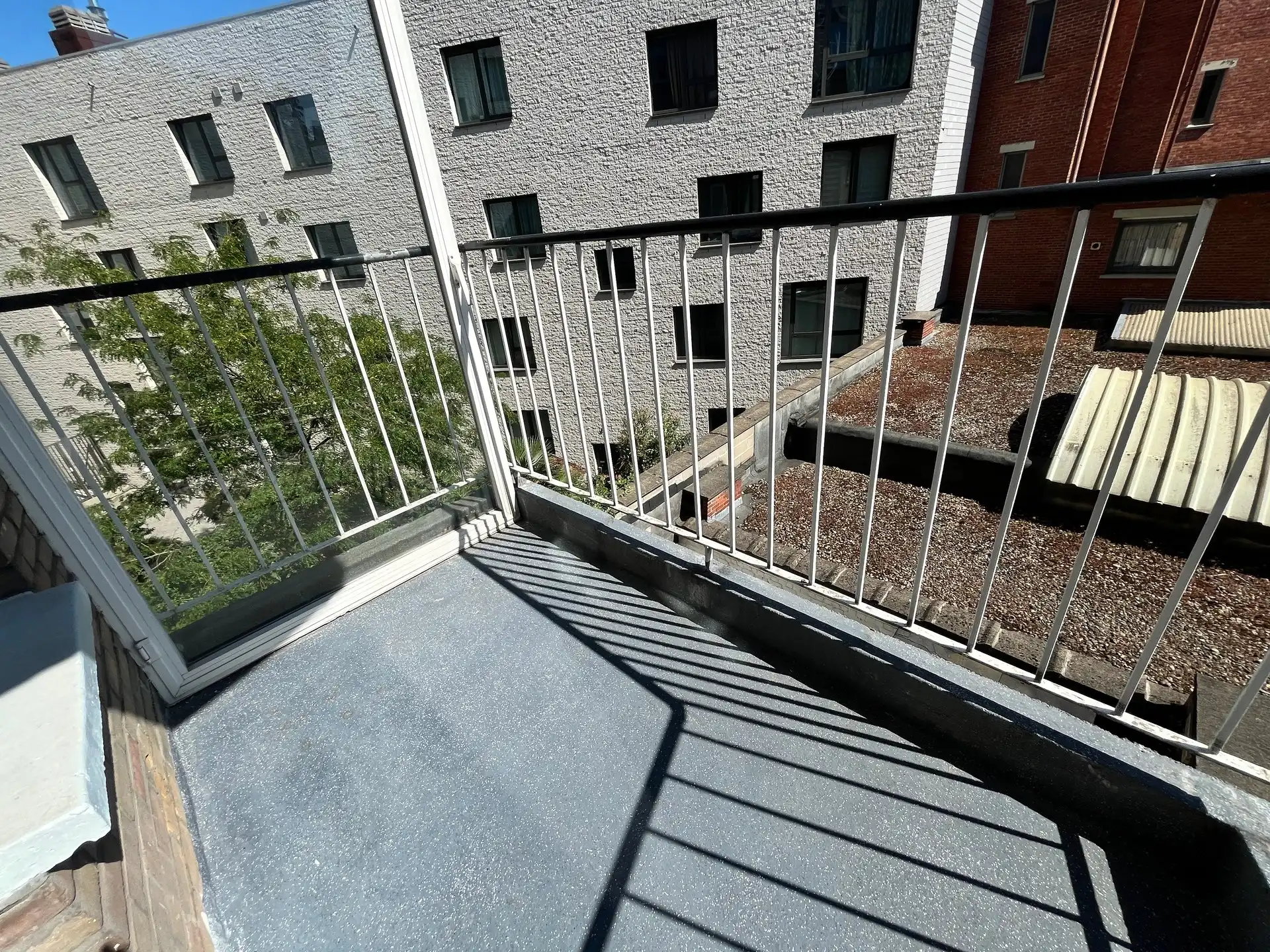 2 slaapkamer appartement met terras  foto 2