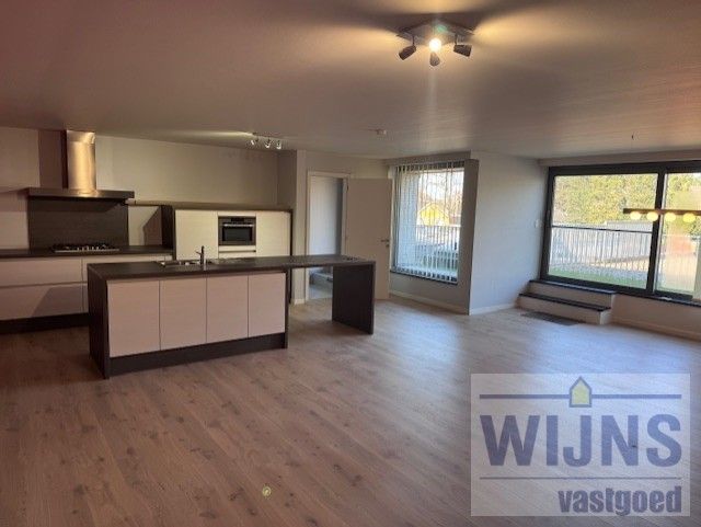 Ruim appartement met 2 slpkm foto {{pictureIndex}}