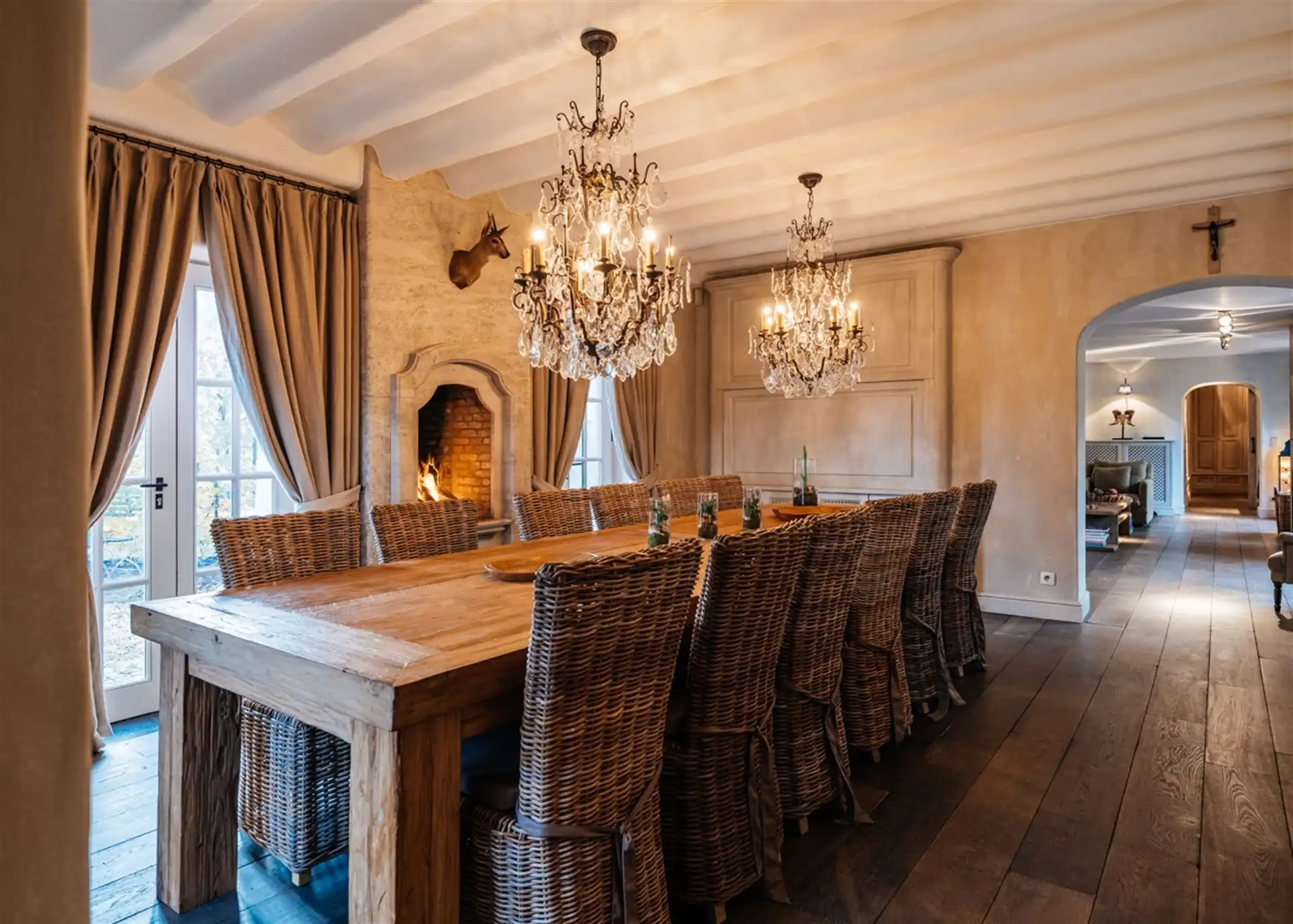 Charmante, hoogwaardig afgewerkte woning in een woonwijk. foto 8