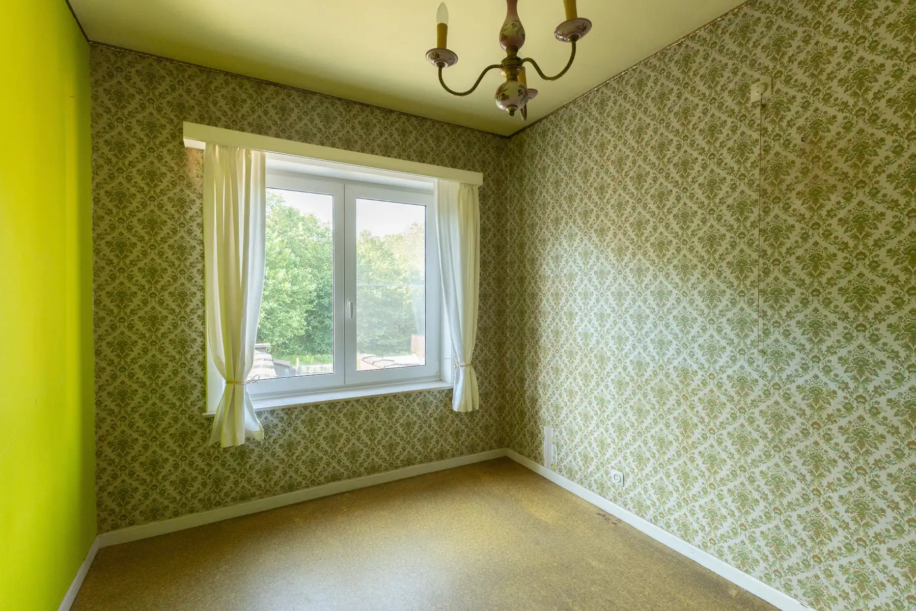Te renoveren woning met garage en tuin in Sint-Niklaas foto 13