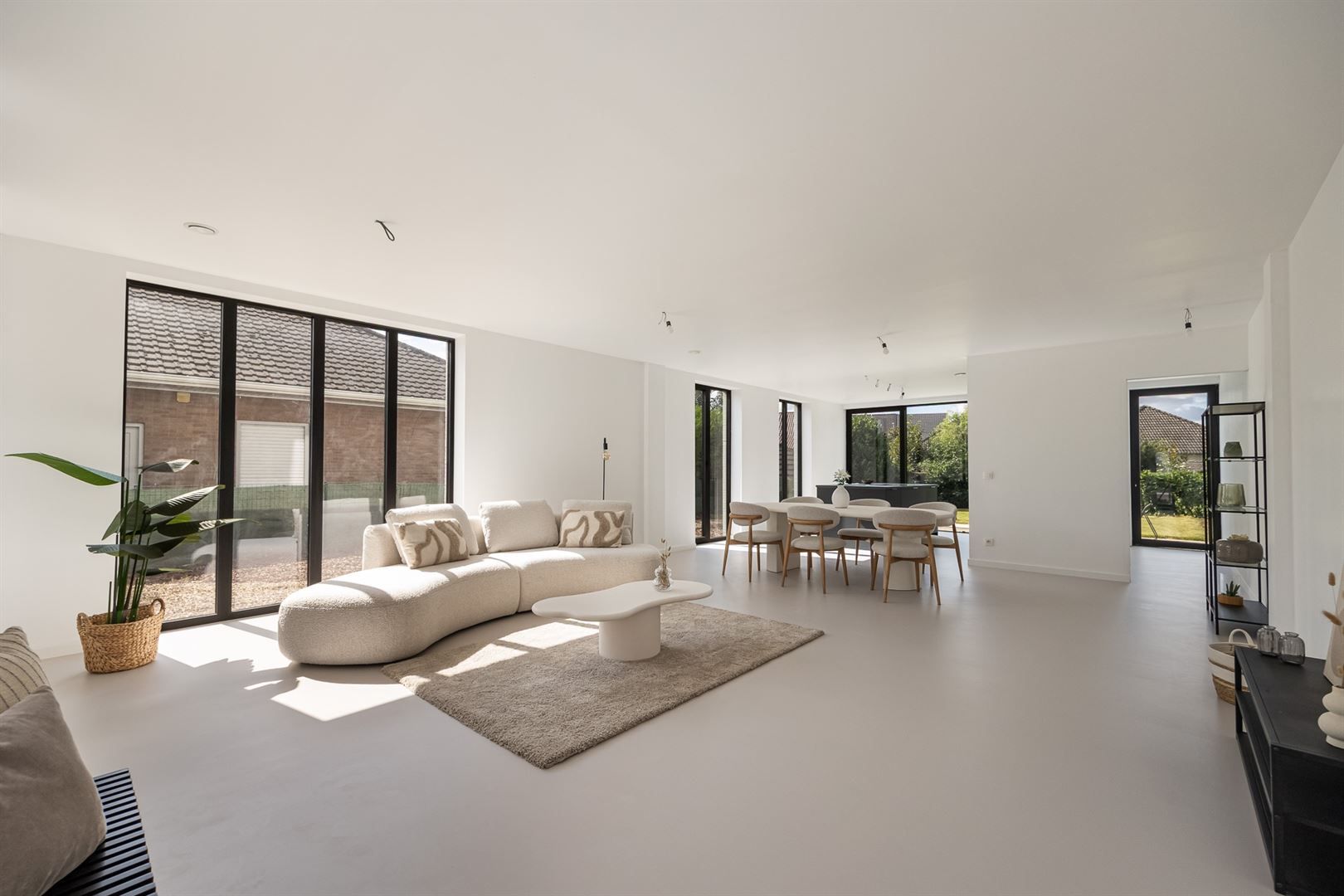 Energiezuinige, duurzame en lichte woning op west perceel. foto 2