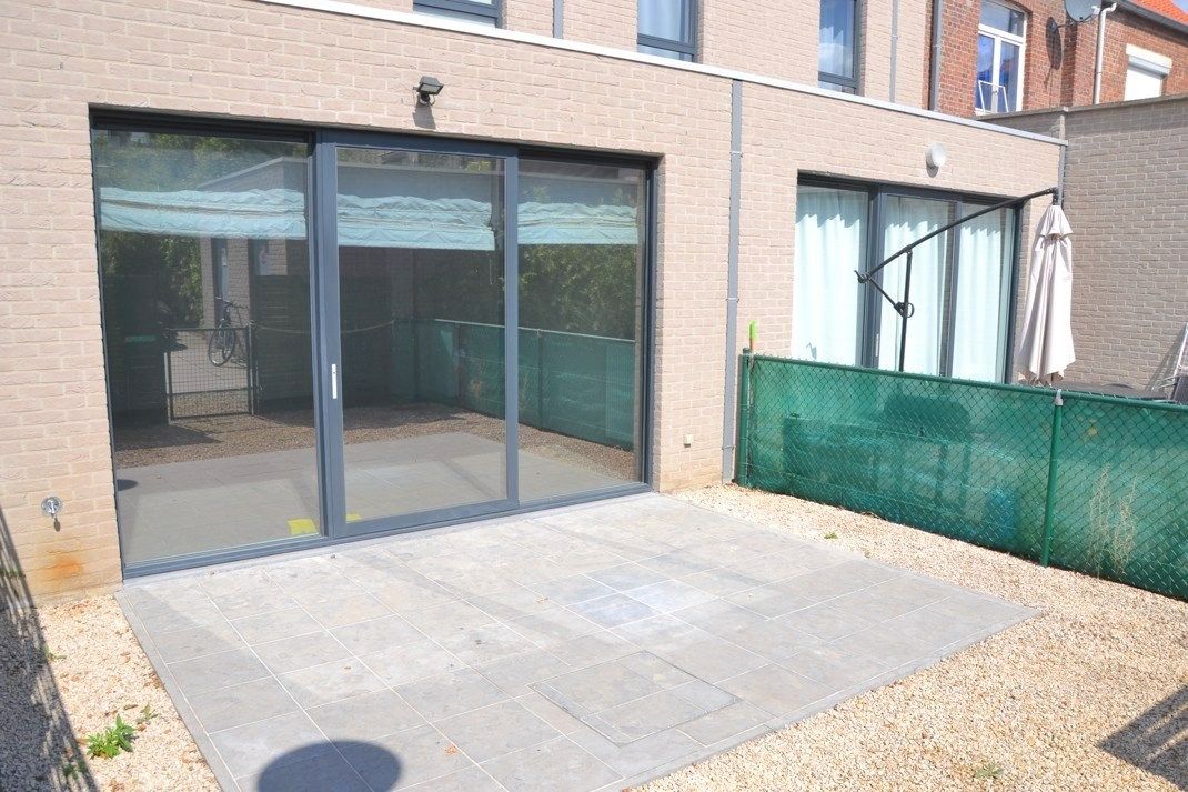 Ruime woning met 4 slaapkamers en autostaanplaats! foto 7