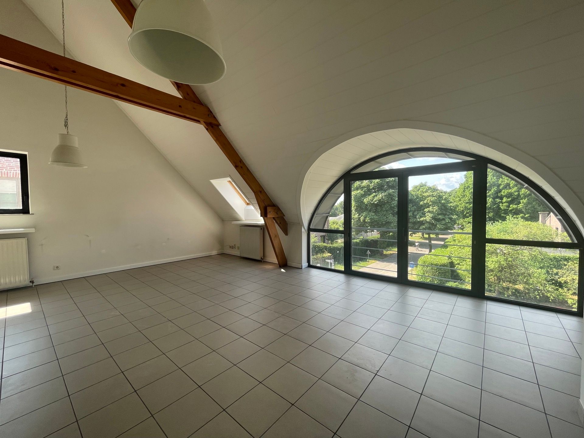 Penthouse met 1 slaapkamer en autostaanplaats te huur foto 2