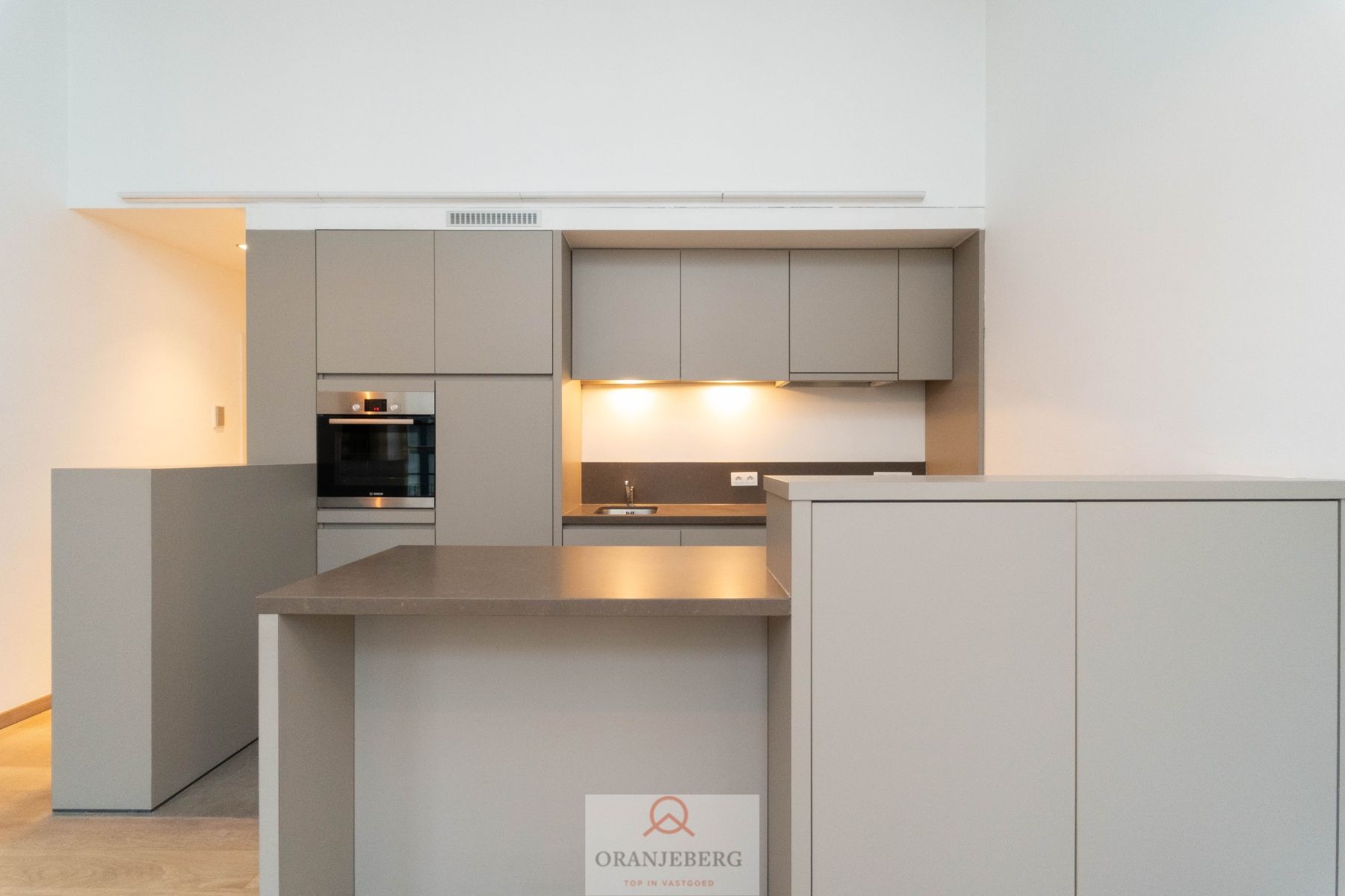 Luxueus ruim twee-slaapkamer appartement in Herenhuis - centrum Gent foto 4