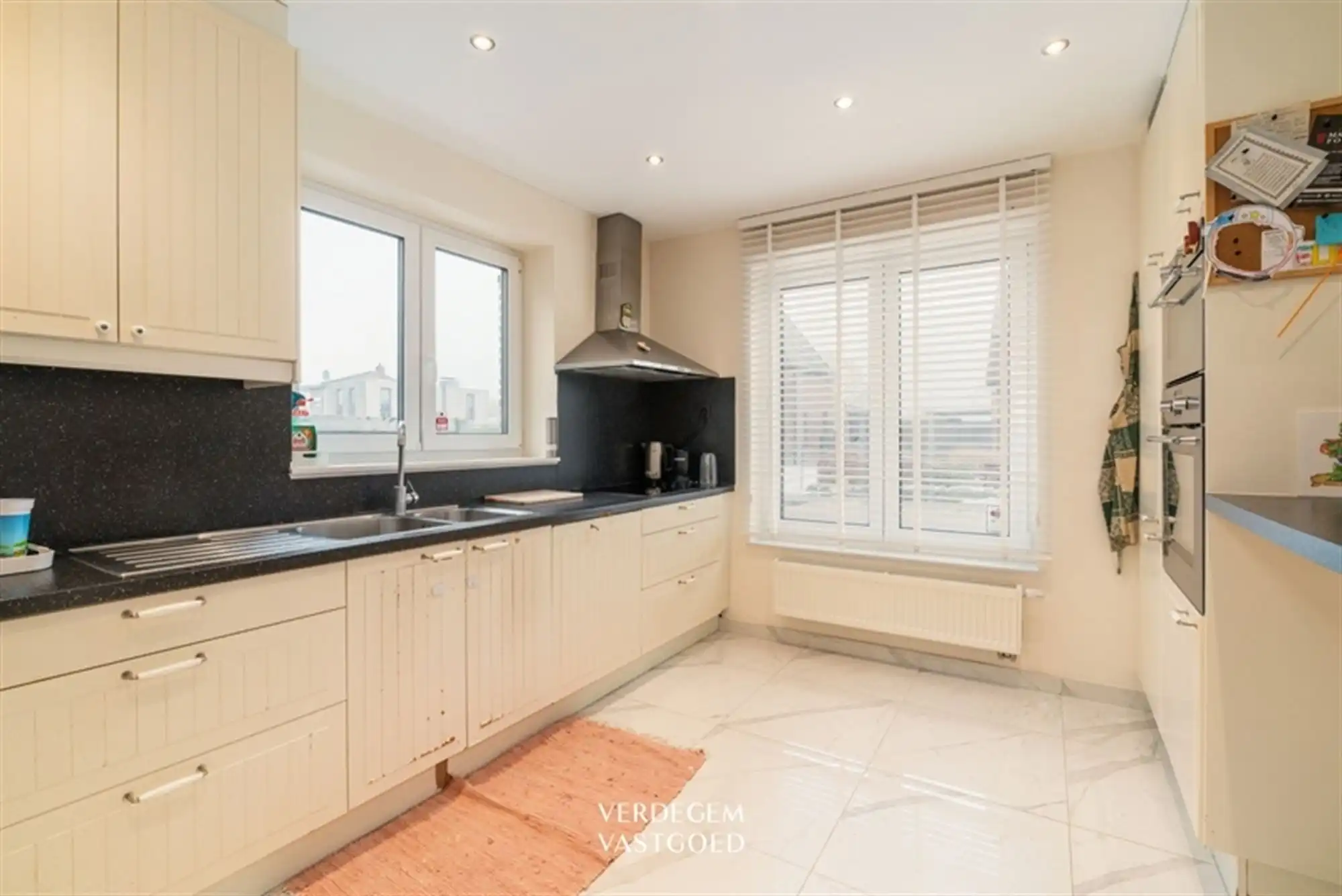 Ruime vrijstaande woning met 3 slaapkamers, tuin en garage / atelier foto 5