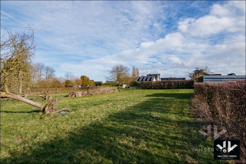 TWEEWOONST MET PAARDENSTALLEN EN WEILAND OP RUIM PERCEEL 37A21CA IN LANDELIJKE OMGEVING foto 4