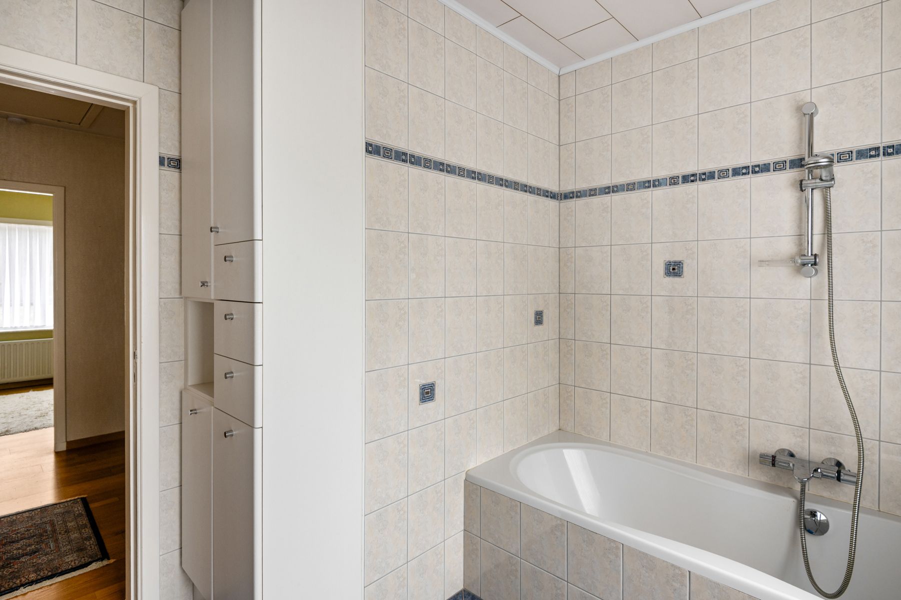 Te renoveren woning met garage vlakbij het centrum. foto 17