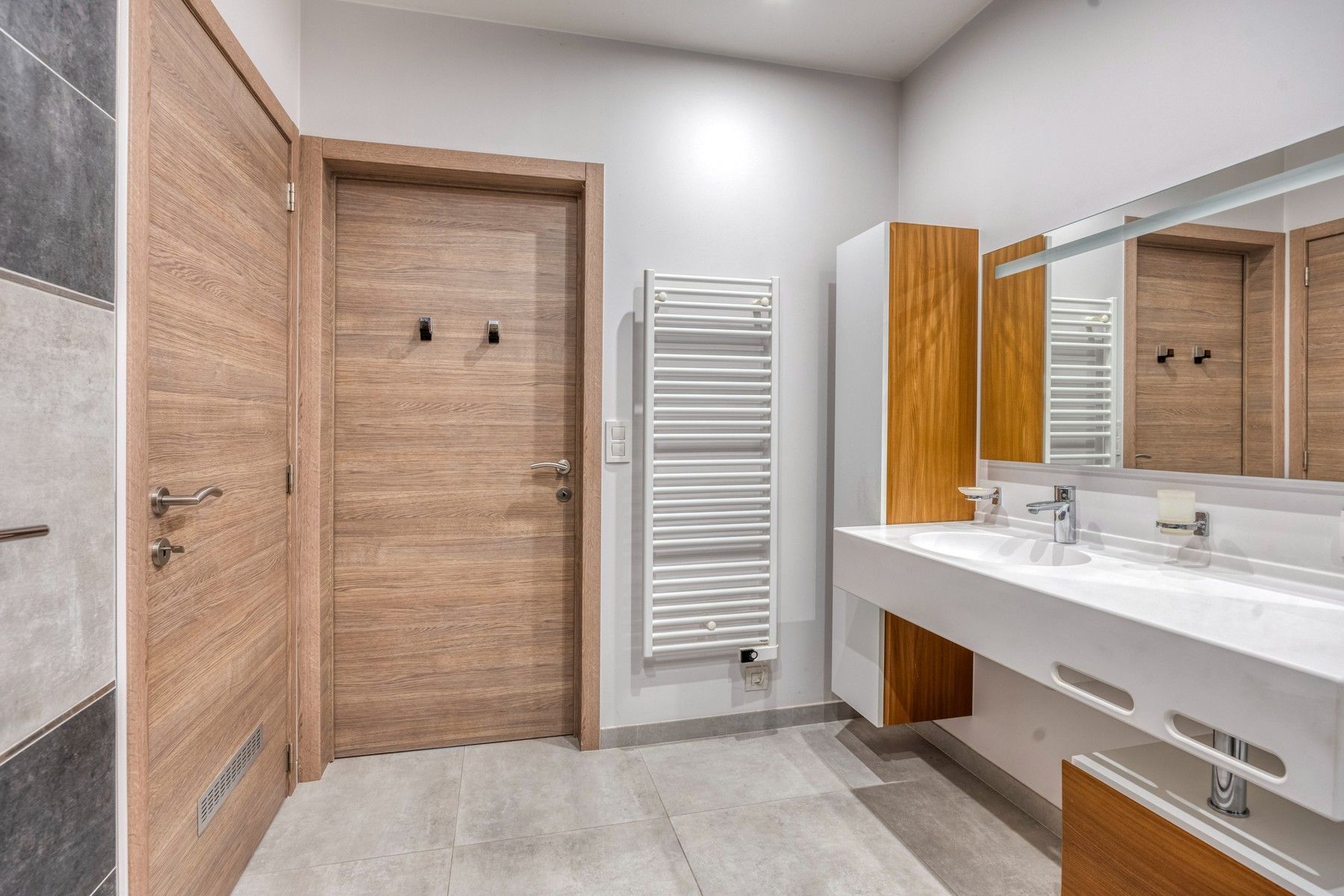 Ruime bungalow op groot perceel foto 21