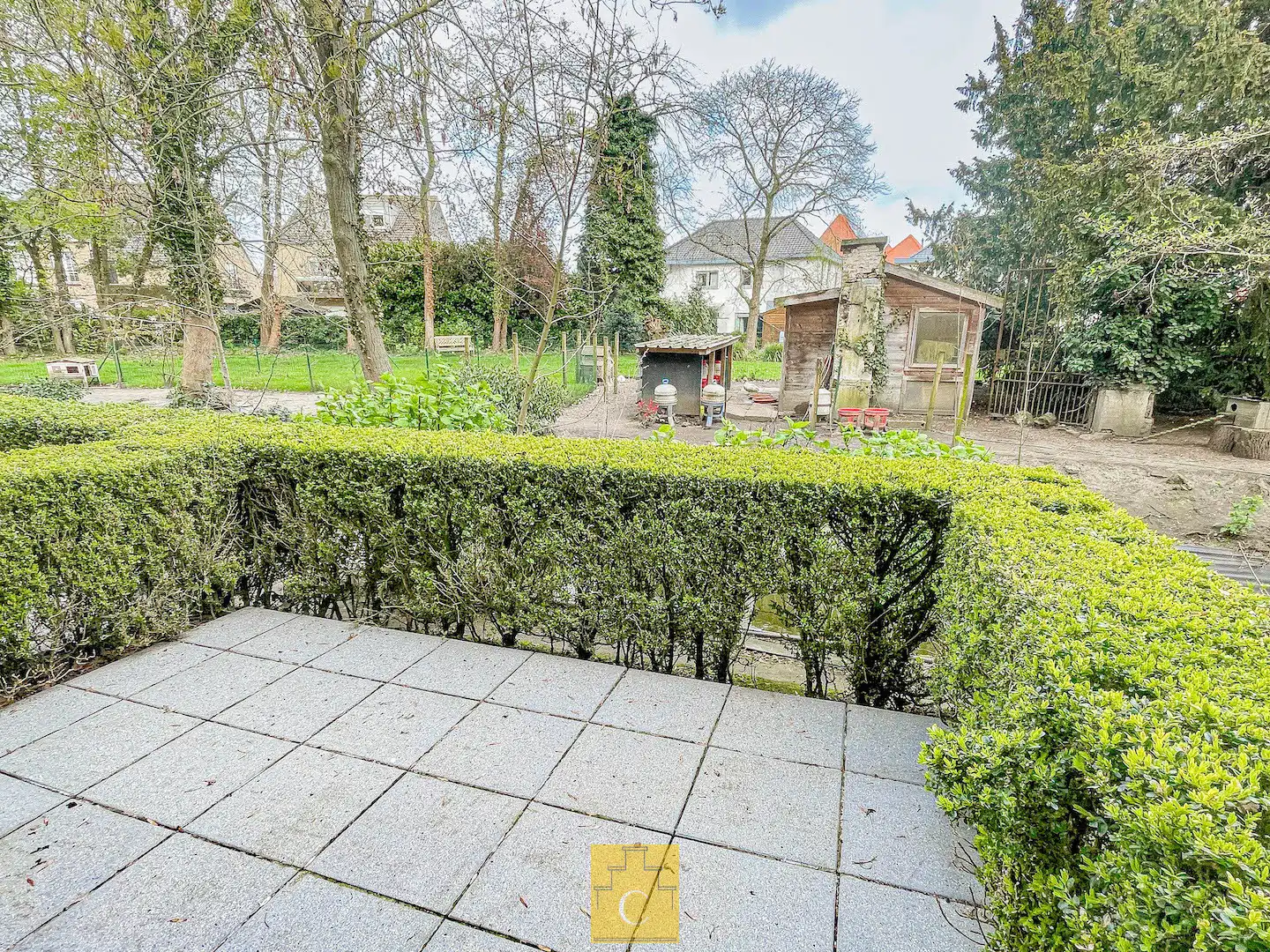 recent volledig vernieuwde serviceflat met zonnig terras in een groene oase nabij het centrum van Brugge foto 3