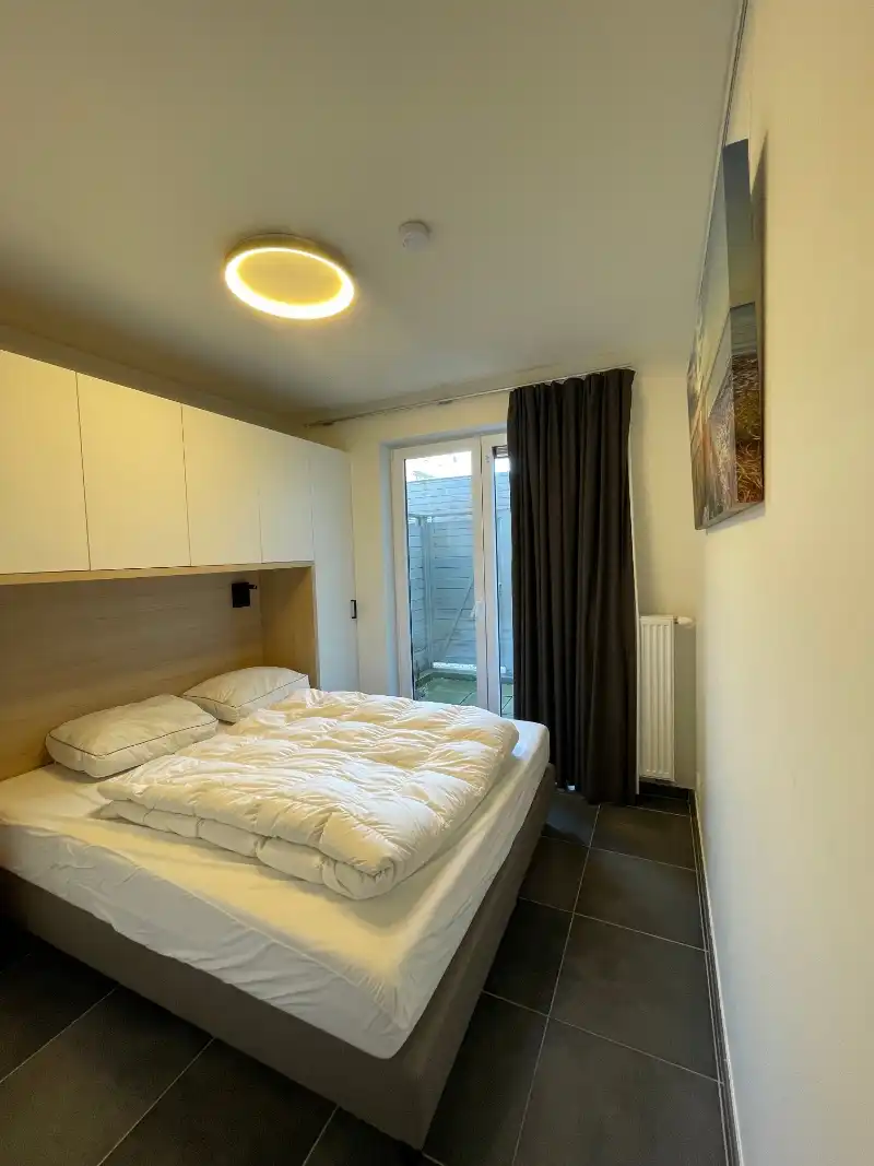 CENTRAAL GELEGEN GELIJKVLOERS APPARTEMENT MET GARAGE IN OOSTDUINKERKE-BAD! foto 8
