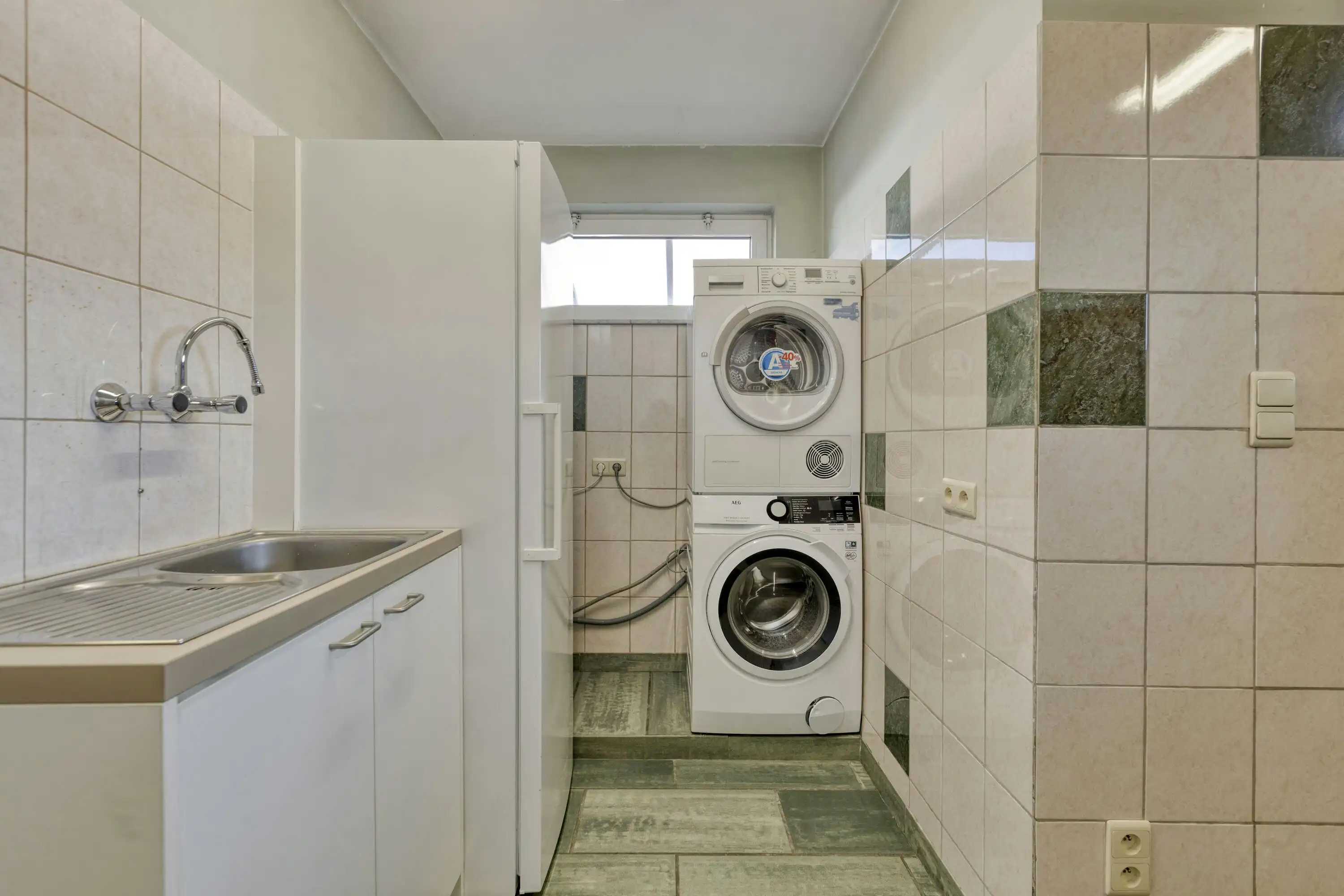 Instapklare gezinswoning met 5 slaapkamers en tuin te Diepenbeek foto 16