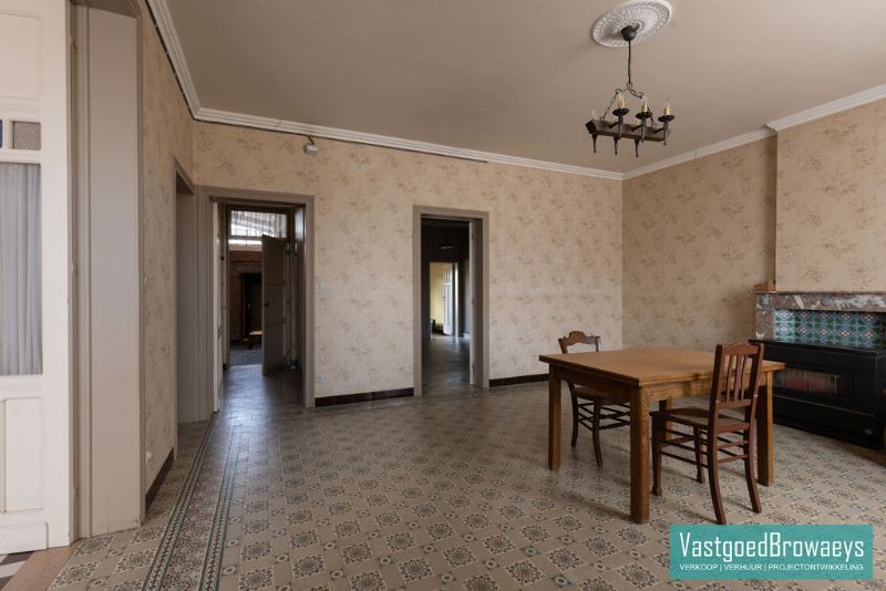 Te renoveren woning met tuin foto 3